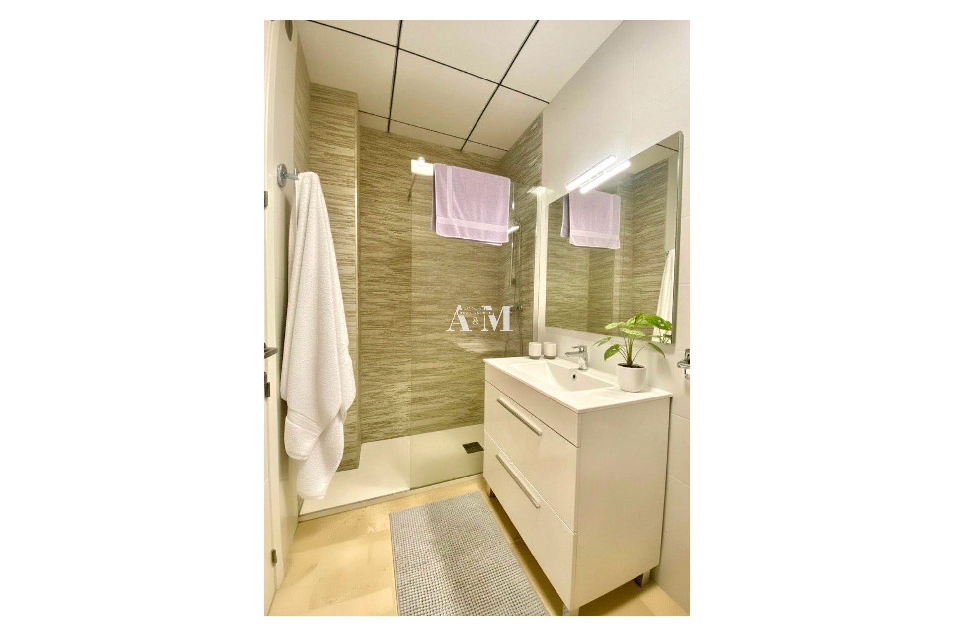 Alquiler a largo plazo - Adosado - Res. Las Filipinas