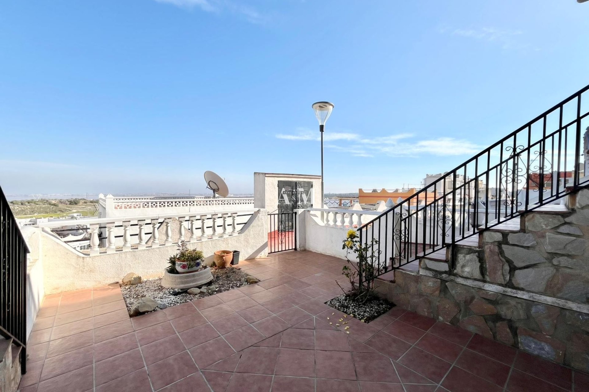 Alquiler a largo plazo - Adosado - San Miguel de Salinas