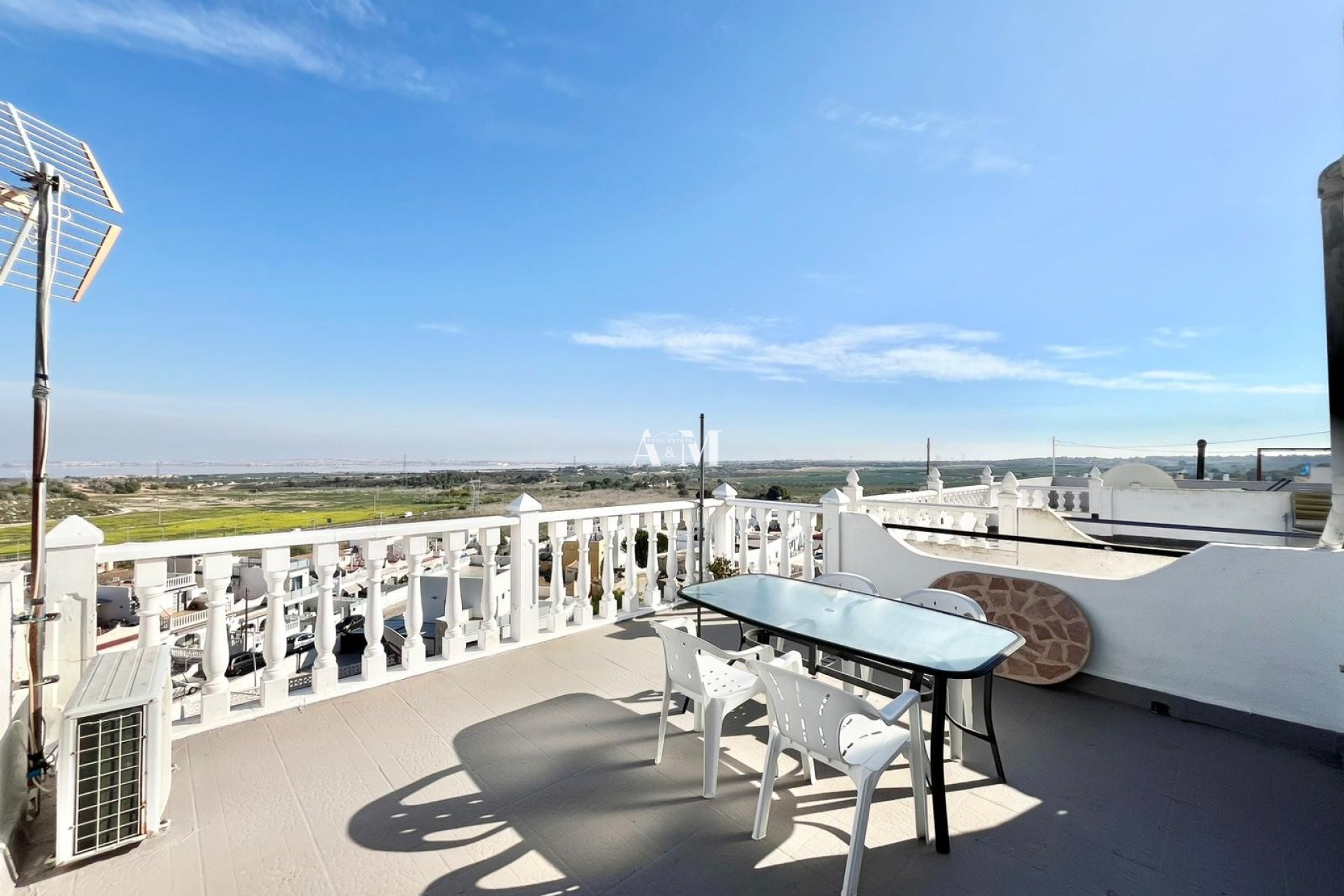 Alquiler a largo plazo - Adosado - San Miguel de Salinas