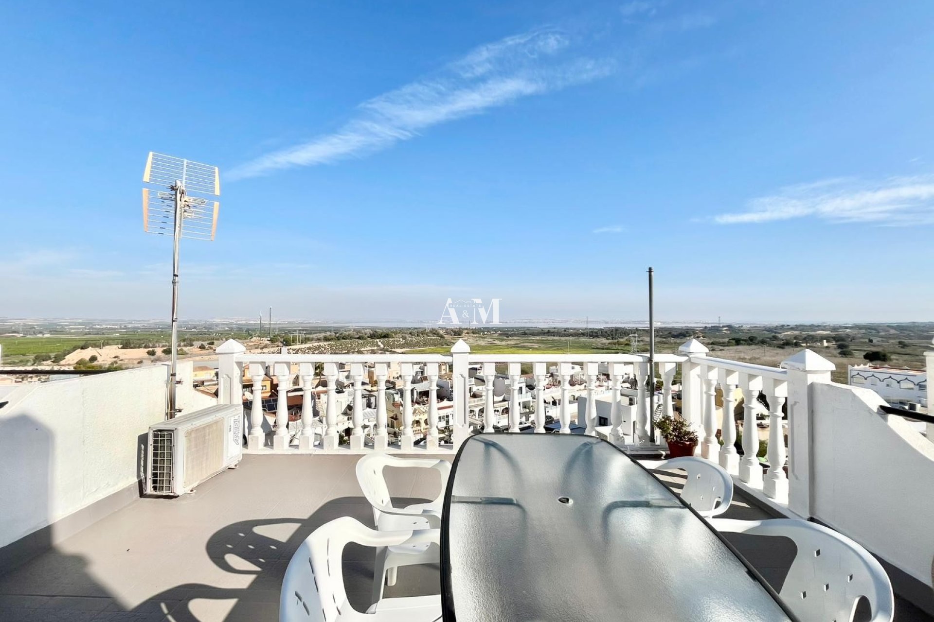 Alquiler a largo plazo - Adosado - San Miguel de Salinas