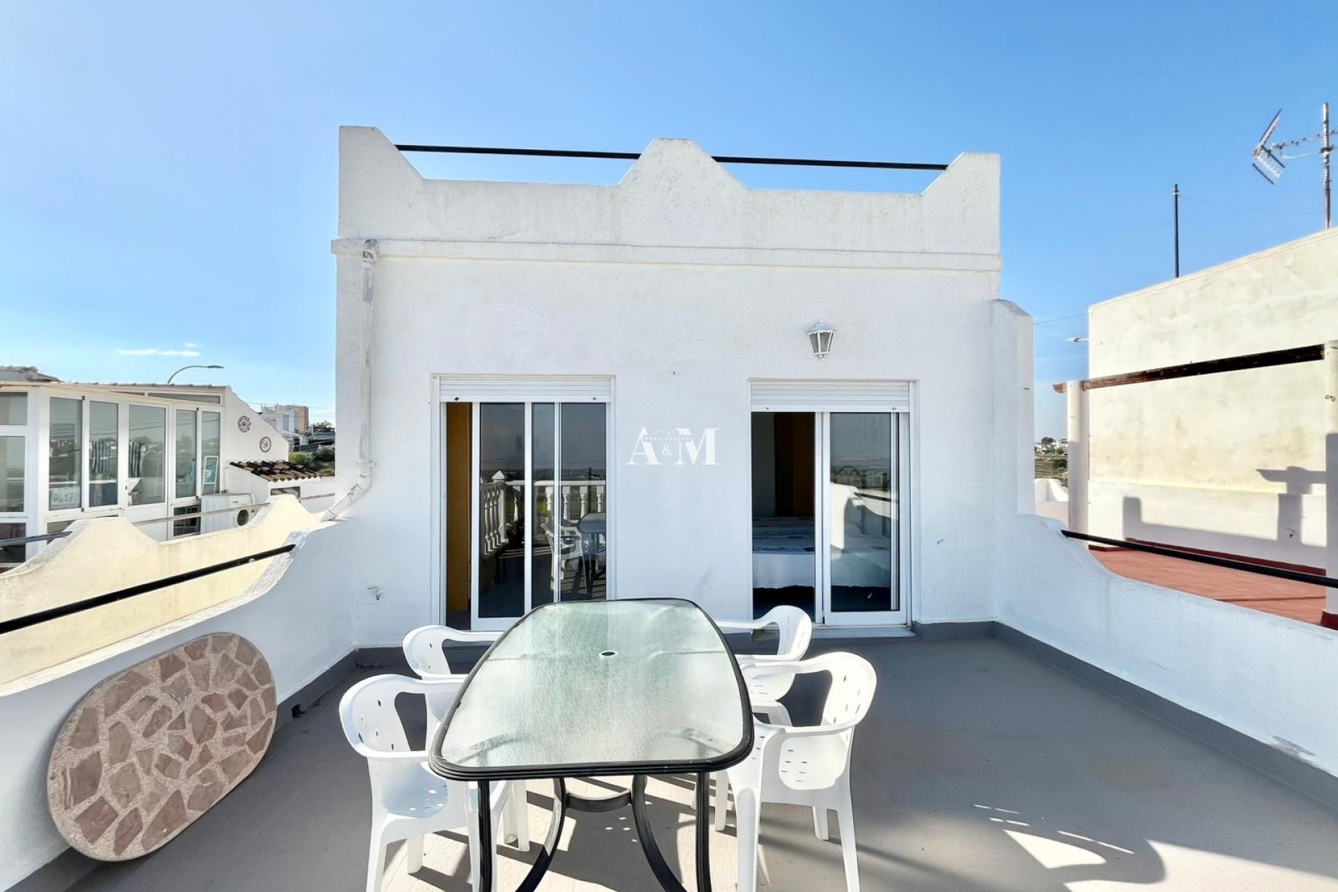 Alquiler a largo plazo - Adosado - San Miguel de Salinas