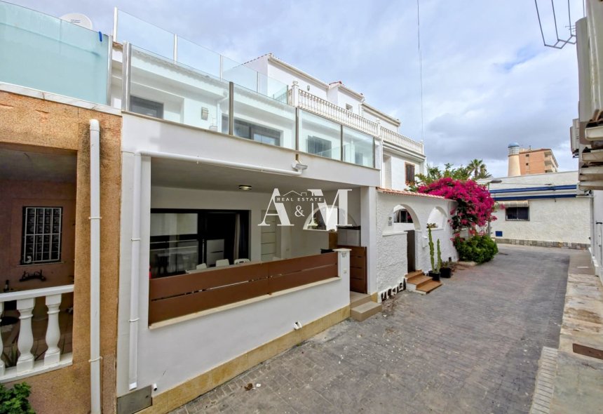 Alquiler a largo plazo - Adosado - Torre de la Horadada - Mil Palmeras