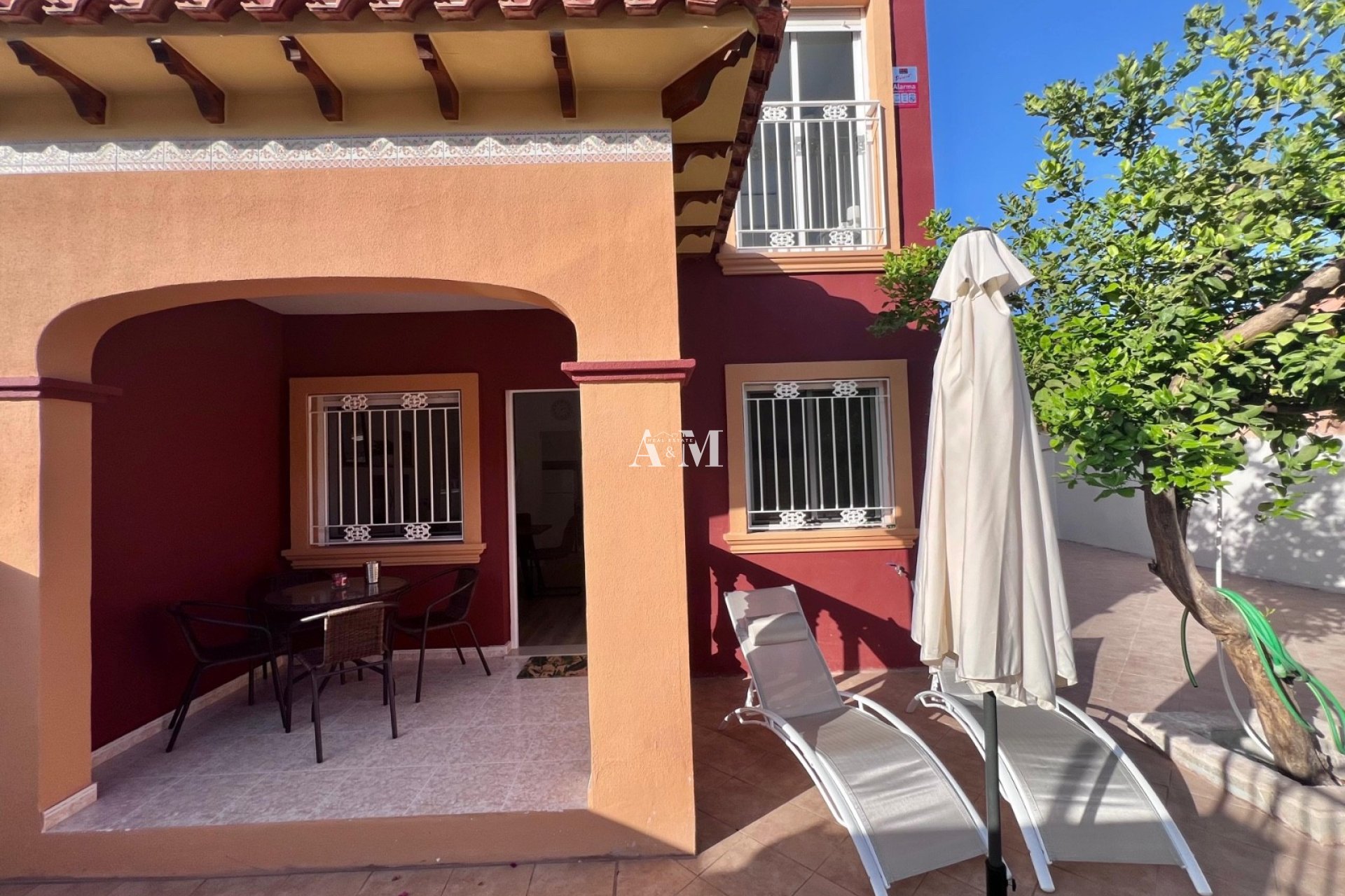 Alquiler a largo plazo - Adosado - Torrevieja - La Siesta - El Salado -  Torreta