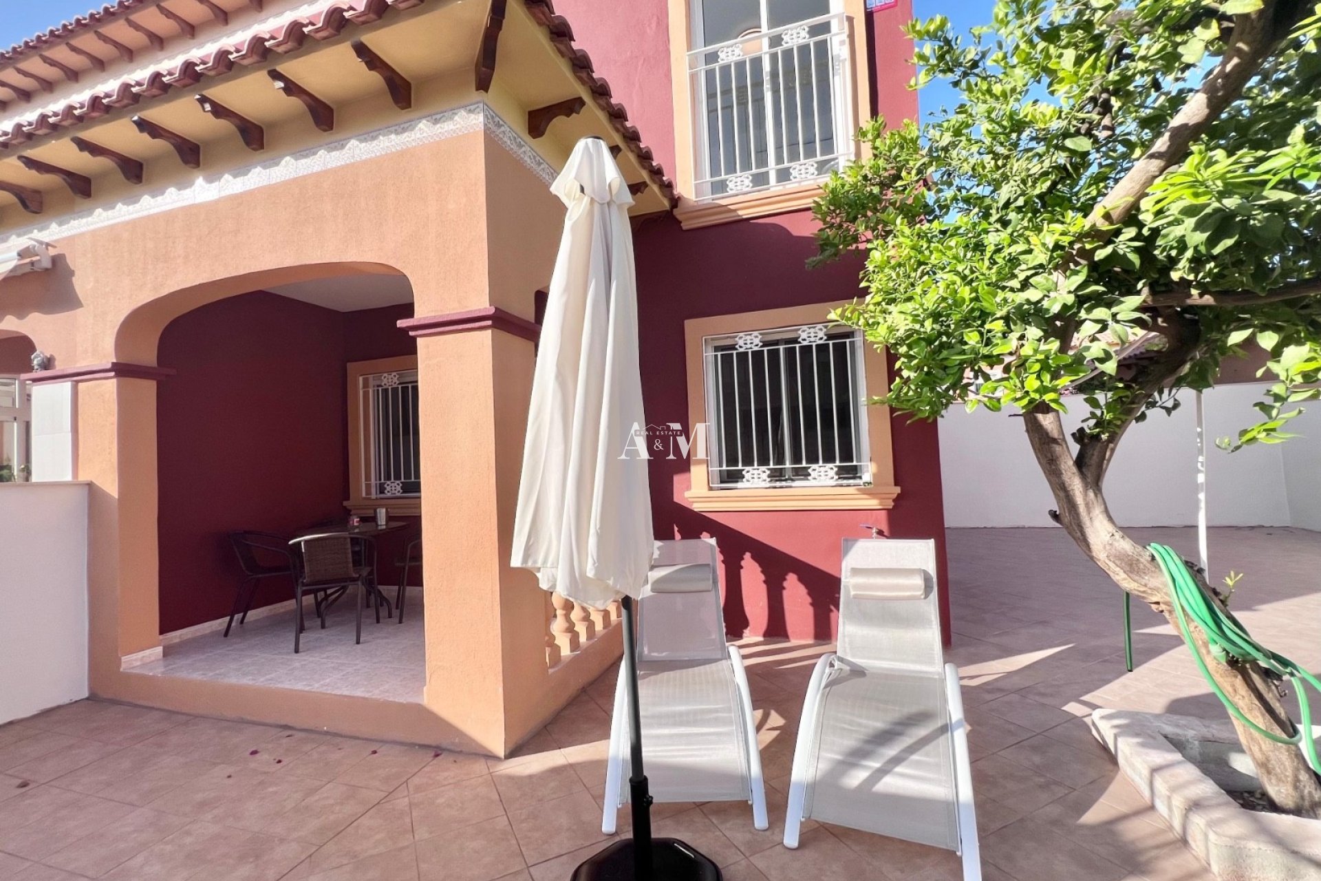 Alquiler a largo plazo - Adosado - Torrevieja - La Siesta - El Salado -  Torreta