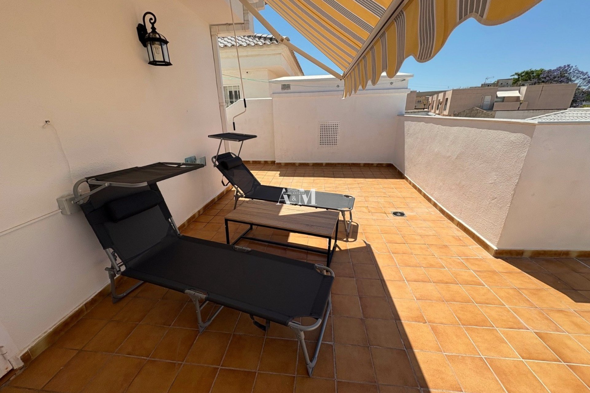 Alquiler a largo plazo - Adosado - Torrevieja - La Siesta - El Salado -  Torreta