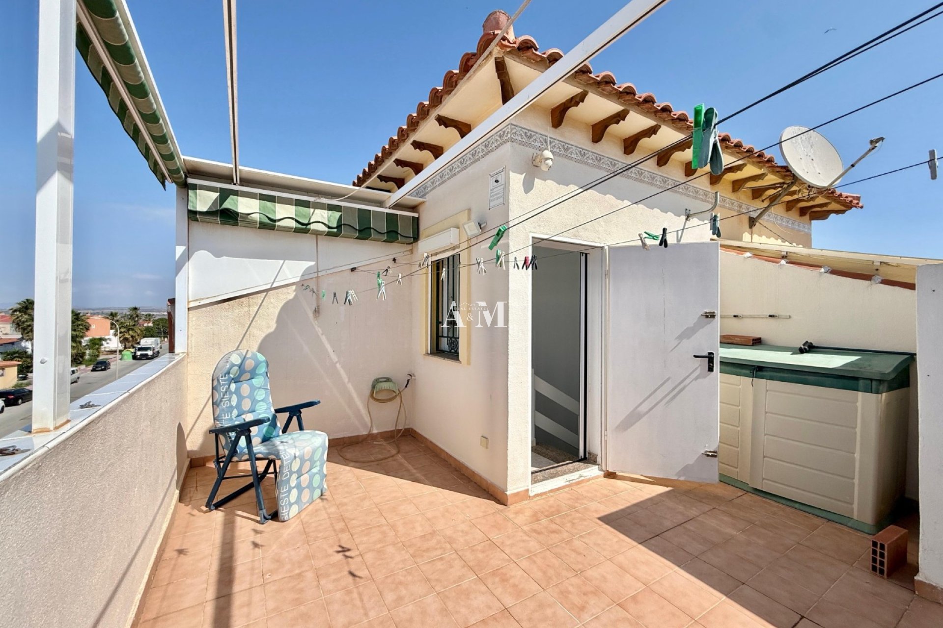 Alquiler a largo plazo - Adosado - Torrevieja - La Siesta - El Salado -  Torreta
