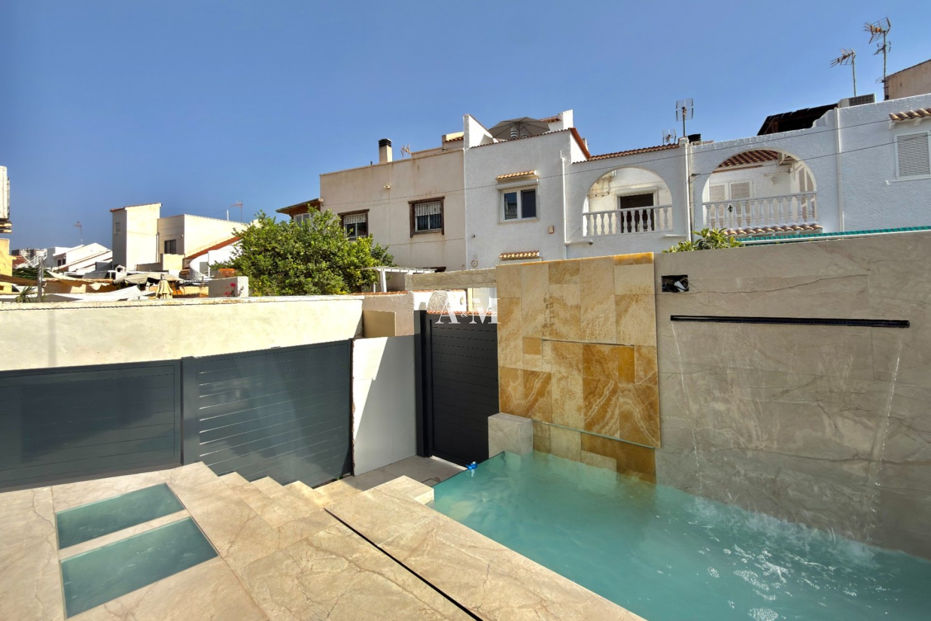 Alquiler a largo plazo - Adosado - Torrevieja - Nueva Torrevieja