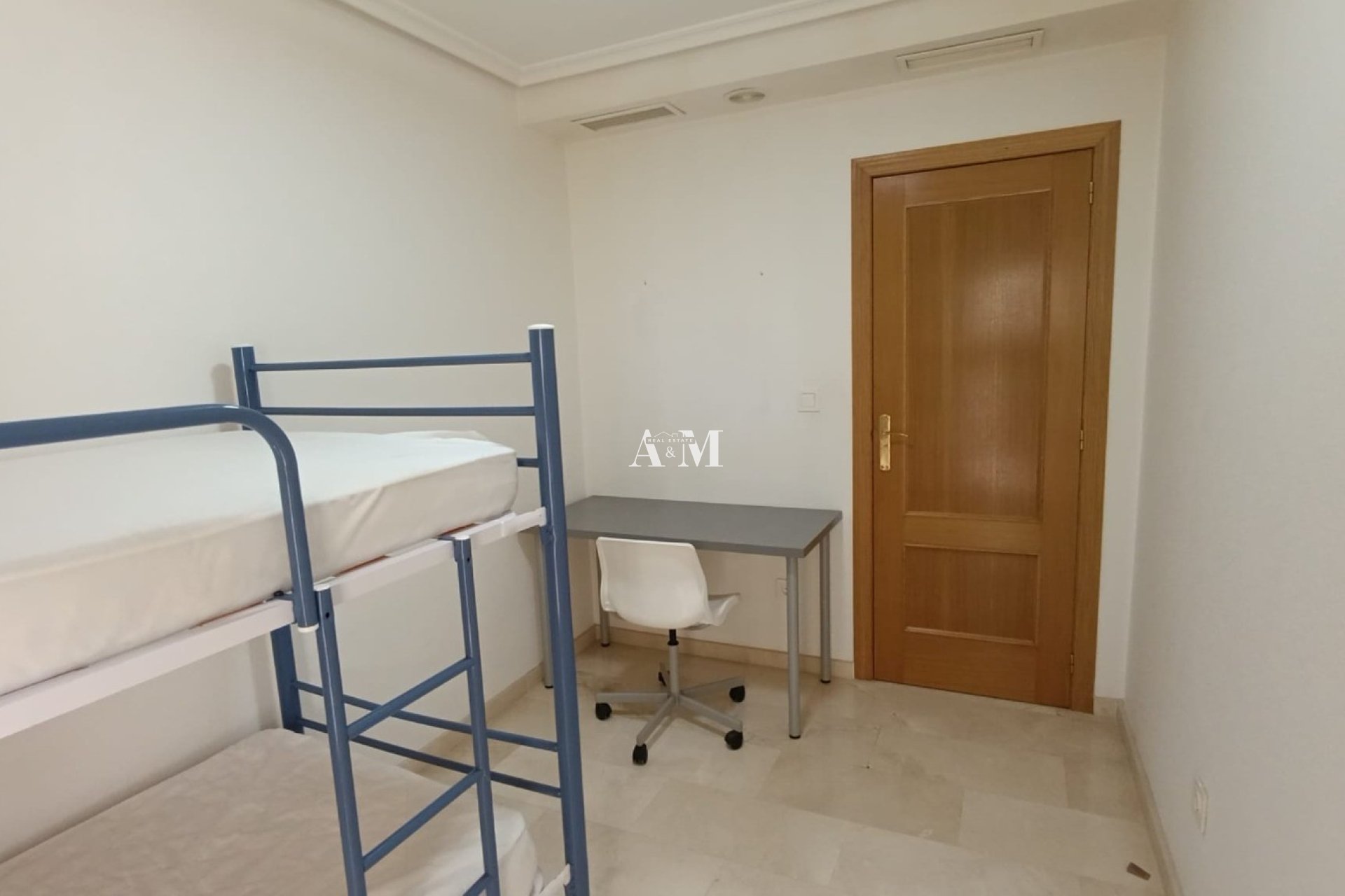 Alquiler a largo plazo - Apartamento / piso - Crevillente