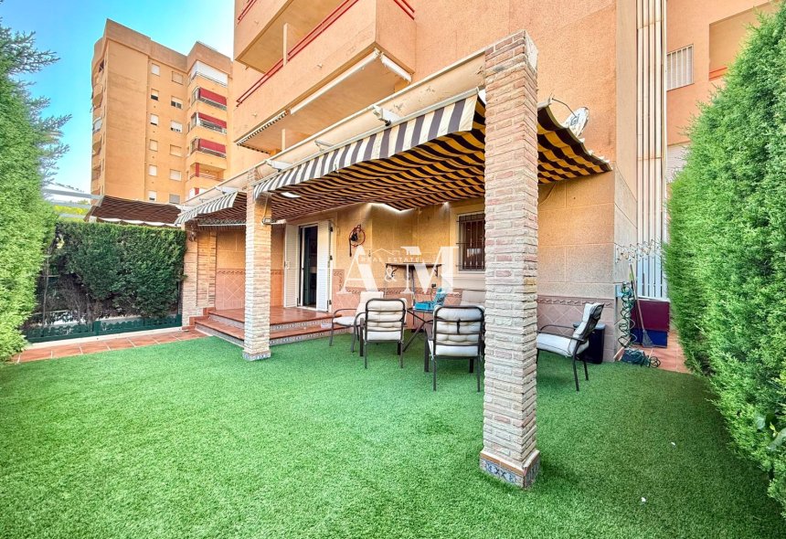 Alquiler a largo plazo - Apartamento / piso - Dehesa de Campoamor