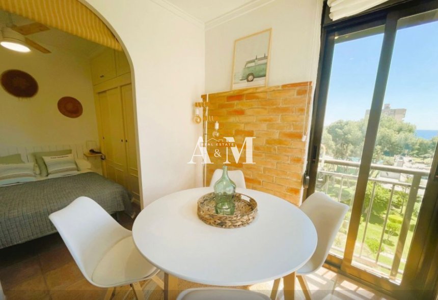 Alquiler a largo plazo - Apartamento / piso - Dehesa de Campoamor