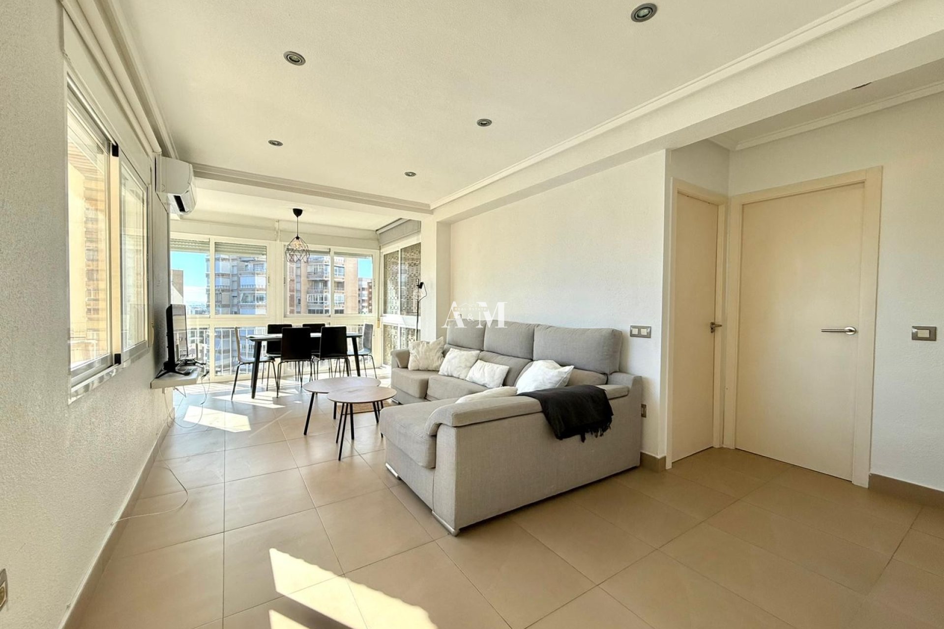 Alquiler a largo plazo - Apartamento / piso - Dehesa de Campoamor