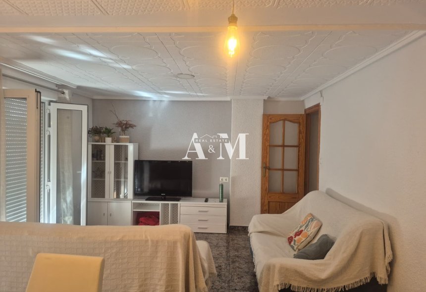 Alquiler a largo plazo - Apartamento / piso - Elche