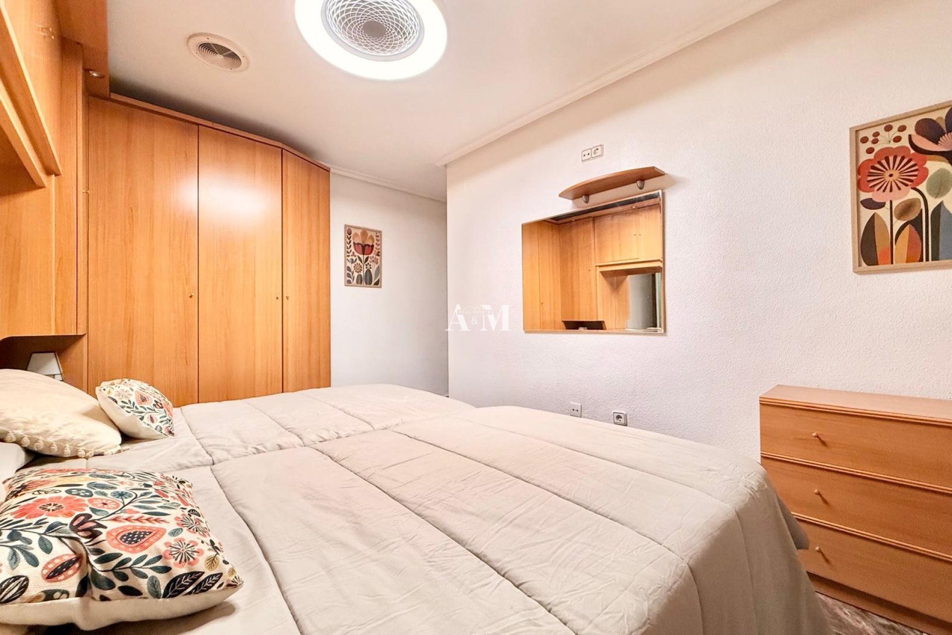 Alquiler a largo plazo - Apartamento / piso - Elche