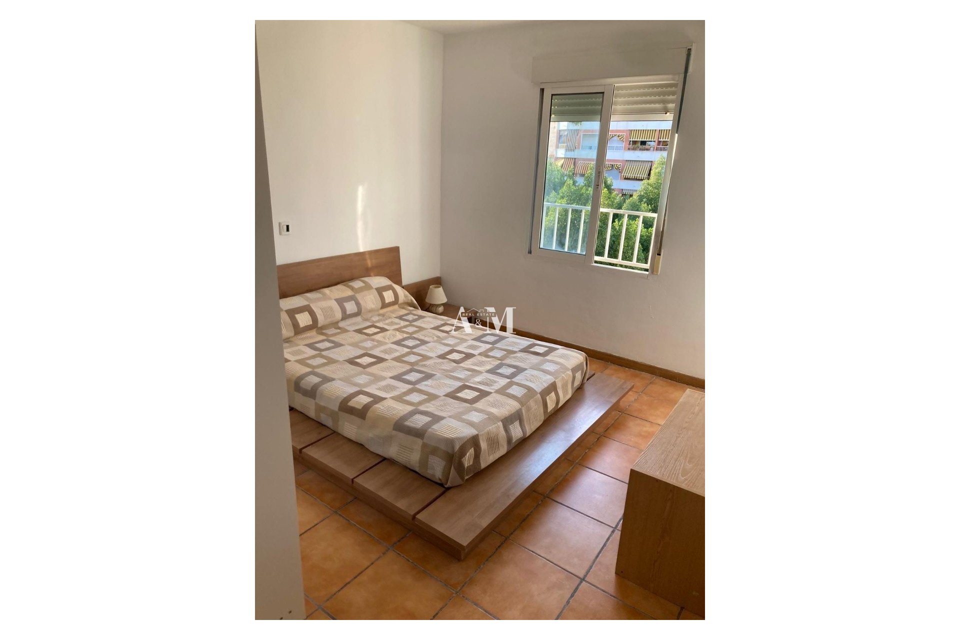 Alquiler a largo plazo - Apartamento / piso - Elche