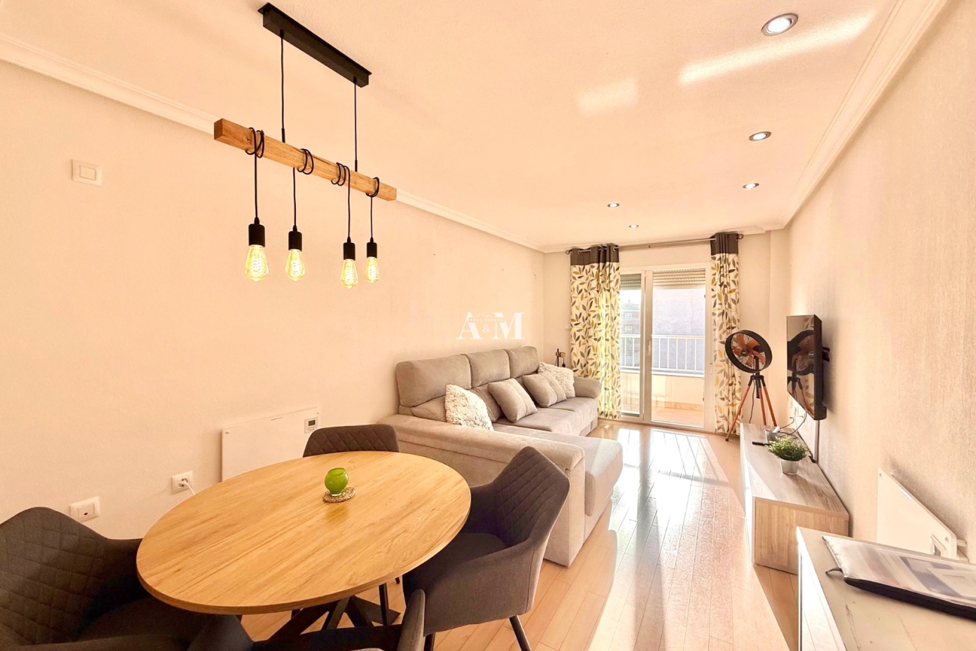Alquiler a largo plazo - Apartamento / piso - Los Montesinos