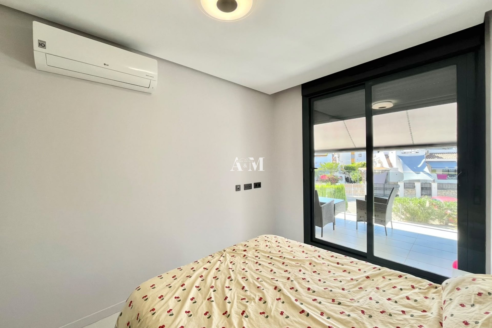 Alquiler a largo plazo - Apartamento / piso - Orihuela Costa - Villamartín