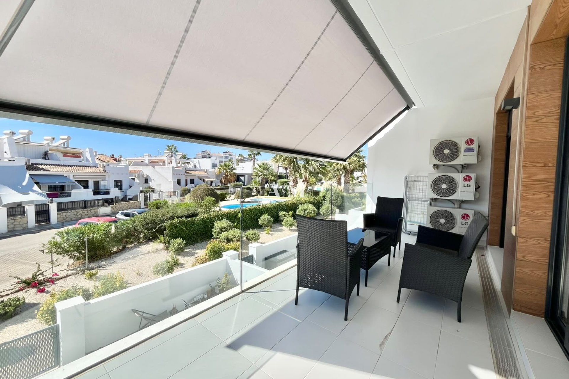 Alquiler a largo plazo - Apartamento / piso - Orihuela Costa - Villamartín