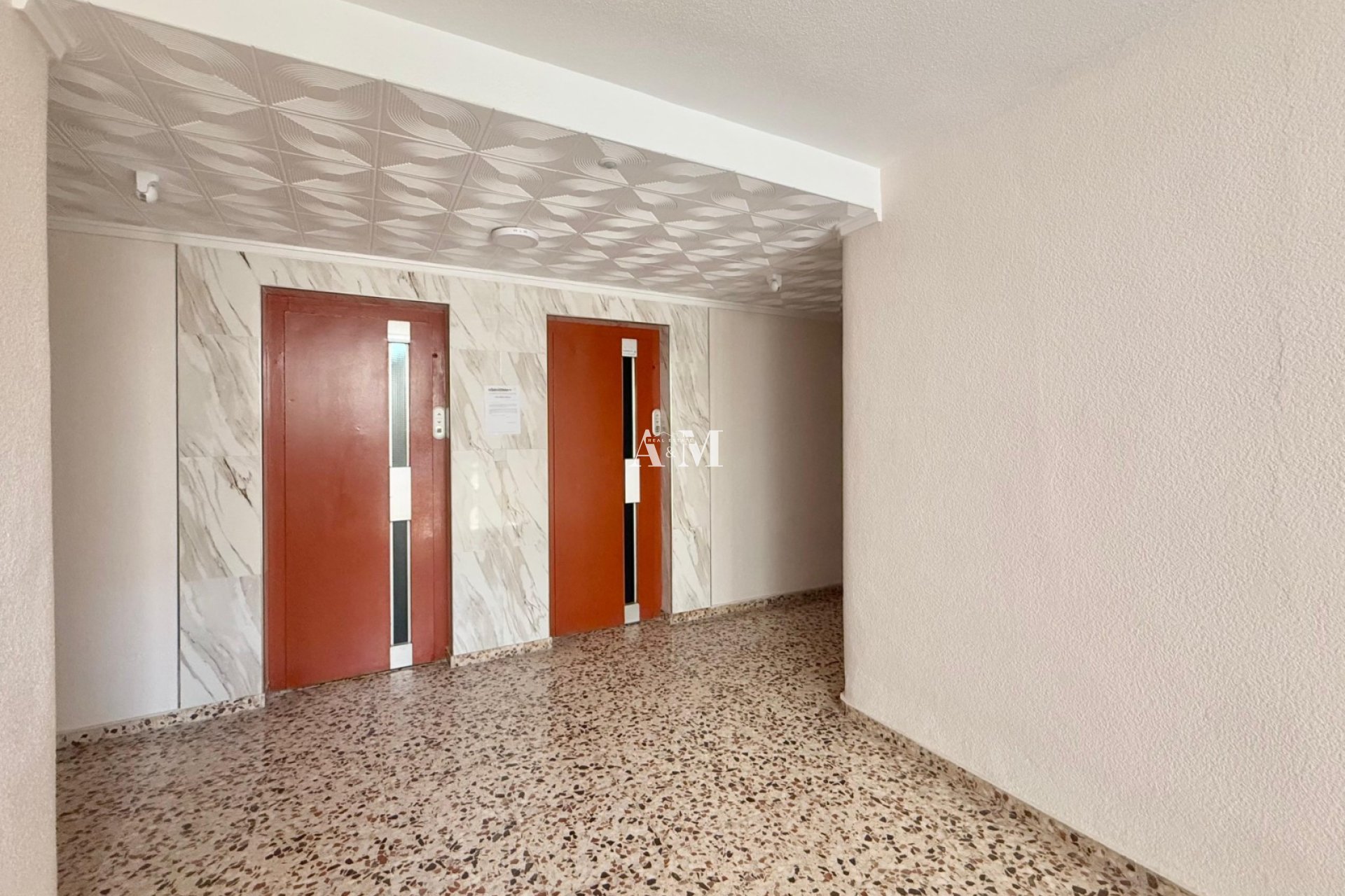 Alquiler a largo plazo - Apartamento / piso - Punta Prima