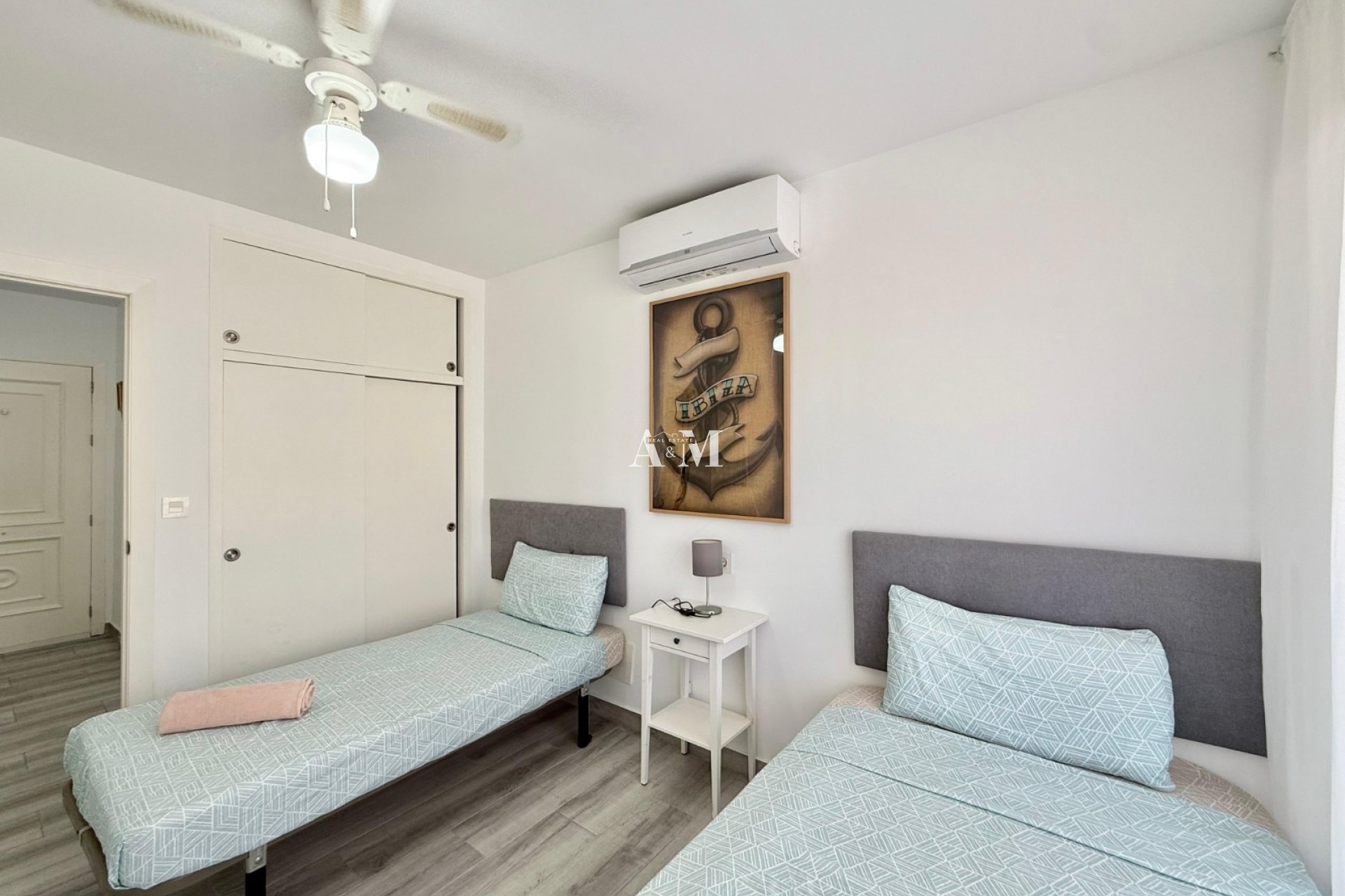 Alquiler a largo plazo - Apartamento / piso - Punta Prima