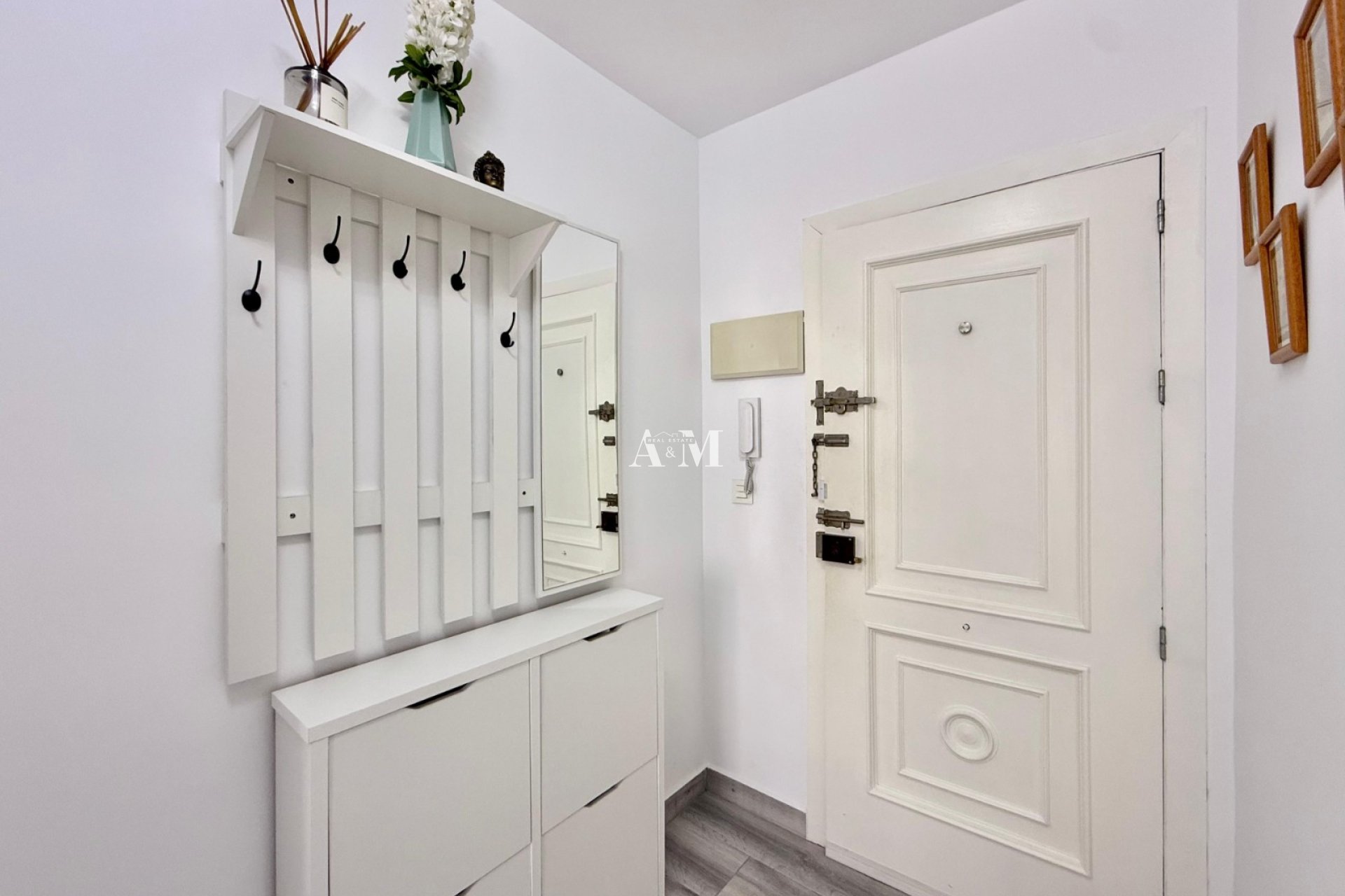 Alquiler a largo plazo - Apartamento / piso - Punta Prima