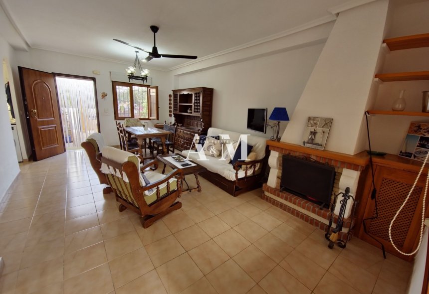 Alquiler a largo plazo - Apartamento / piso - Punta Prima