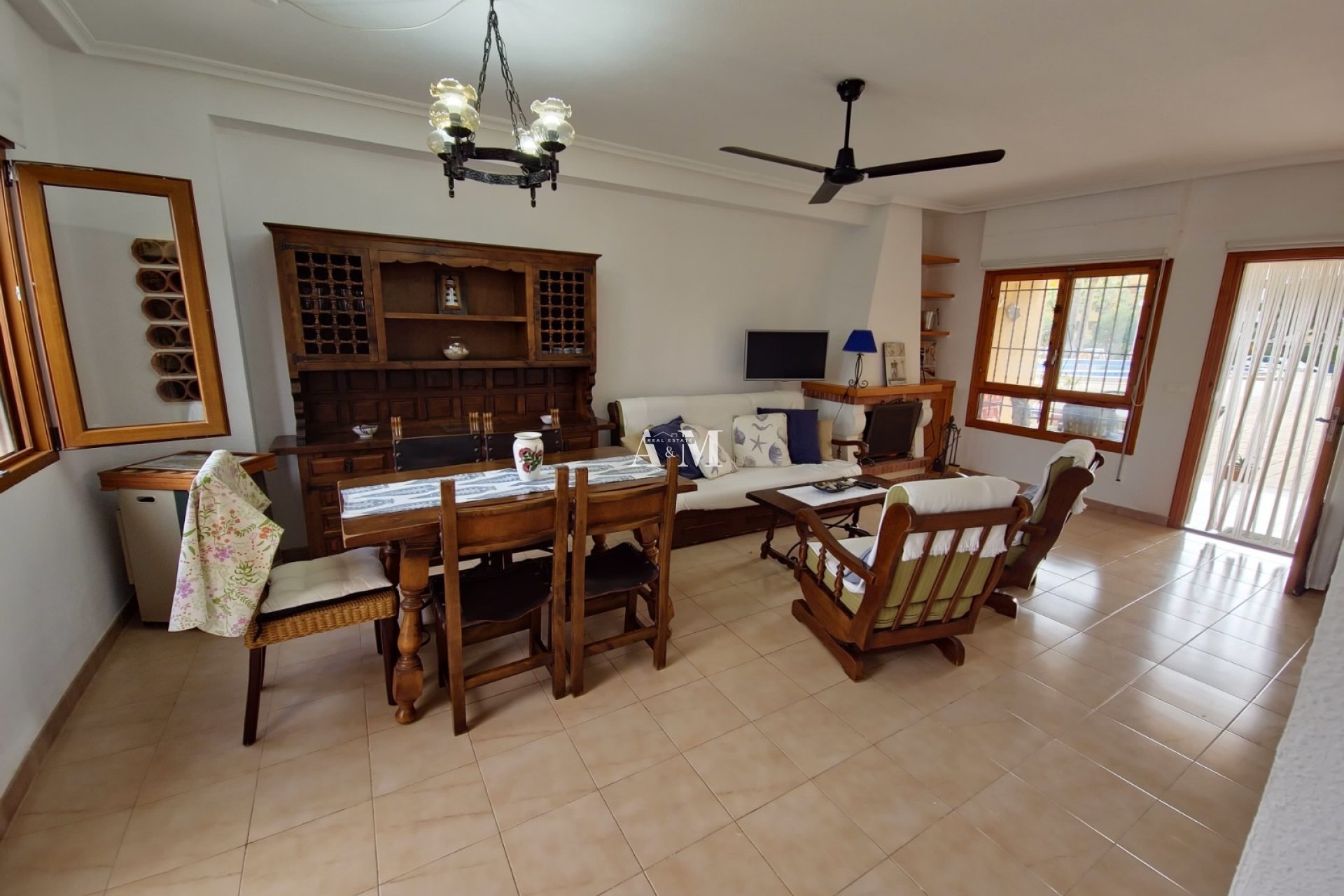 Alquiler a largo plazo - Apartamento / piso - Punta Prima