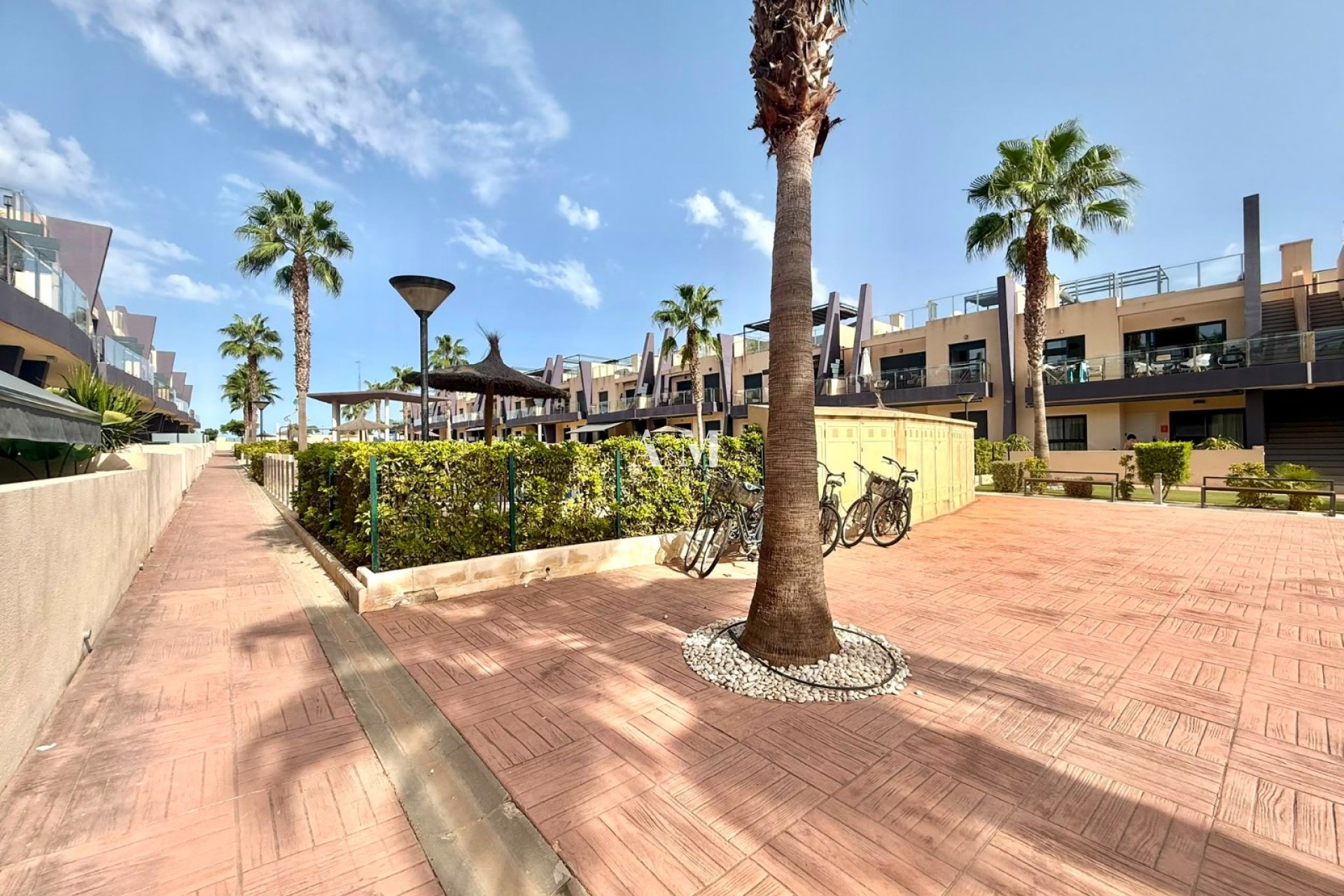 Alquiler a largo plazo - Apartamento / piso - Torre de la Horadada - Mil Palmeras