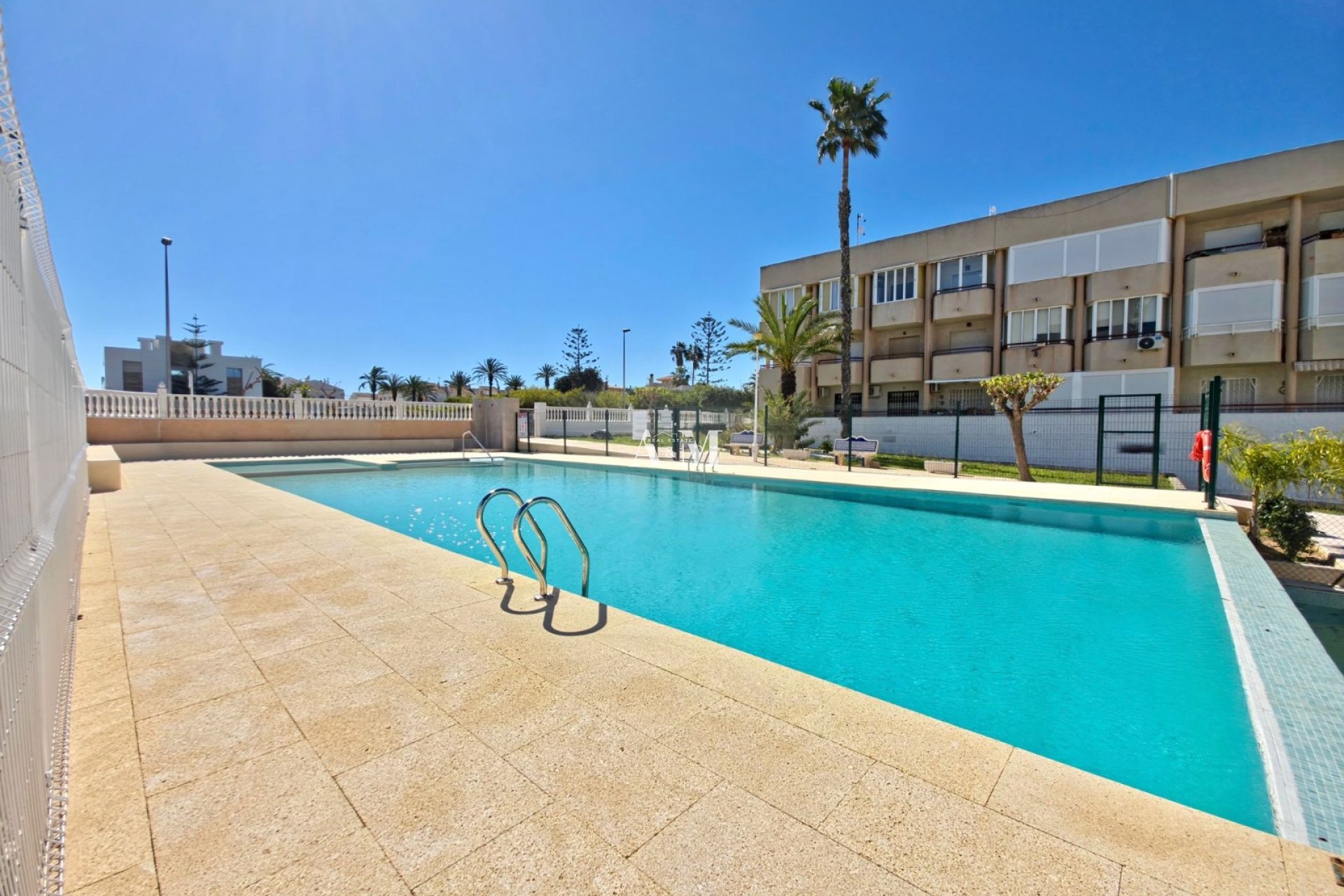 Alquiler a largo plazo - Apartamento / piso - Torre de la Horadada - Mil Palmeras