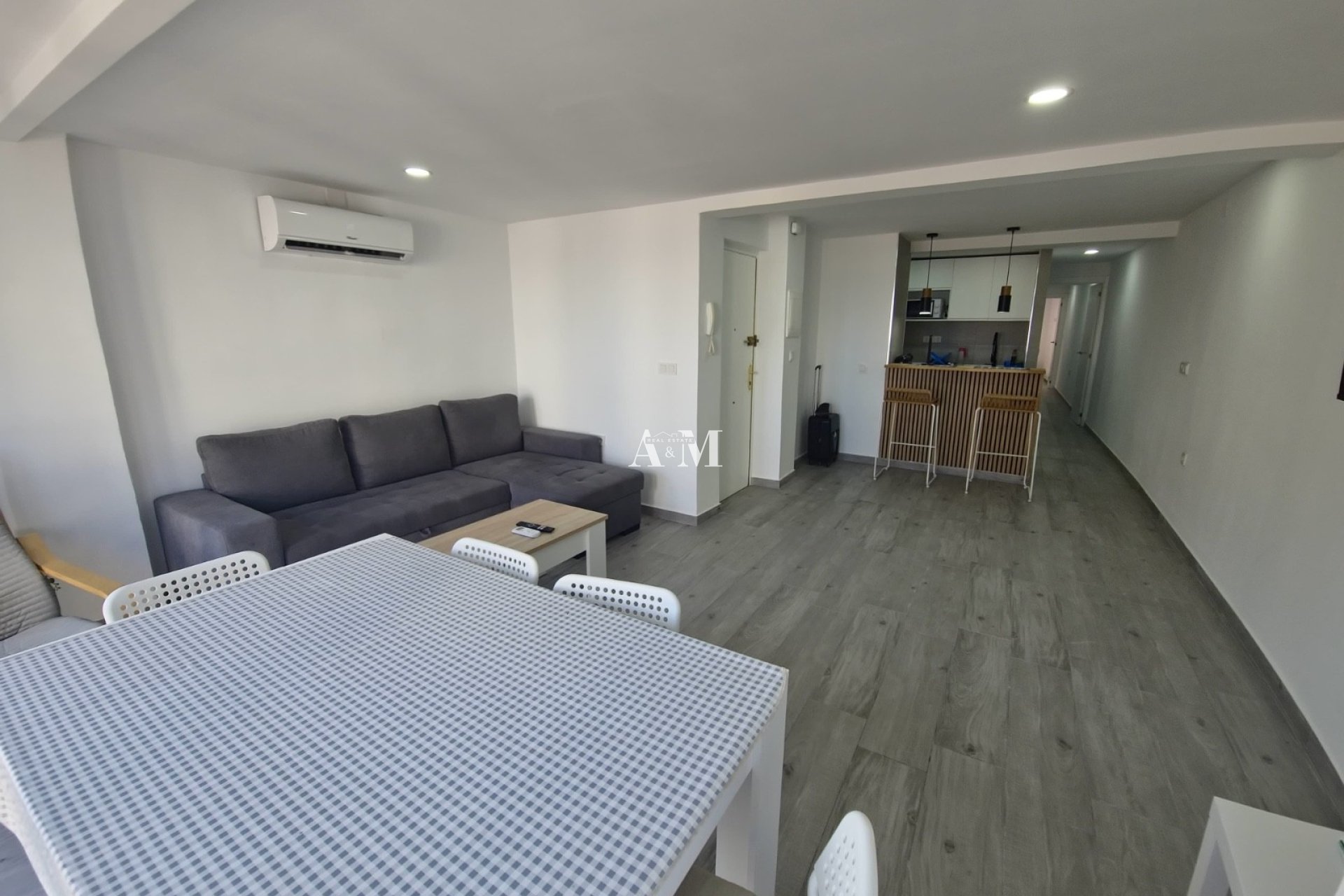 Alquiler a largo plazo - Apartamento / piso - Torrevieja - Centro