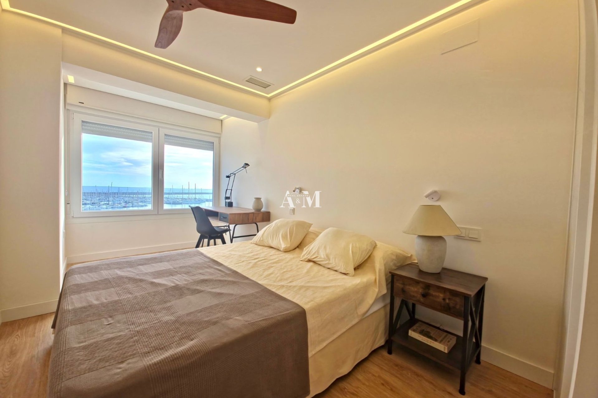 Alquiler a largo plazo - Apartamento / piso - Torrevieja - Centro