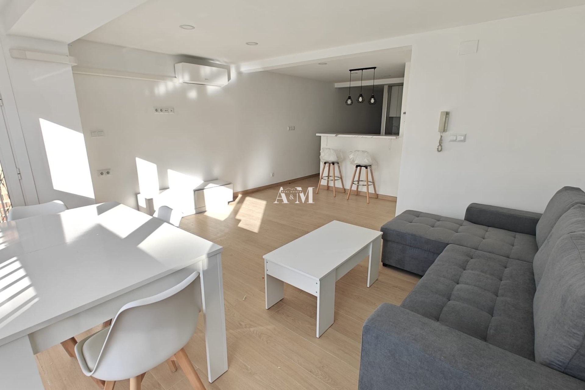 Alquiler a largo plazo - Apartamento / piso - Torrevieja - Centro