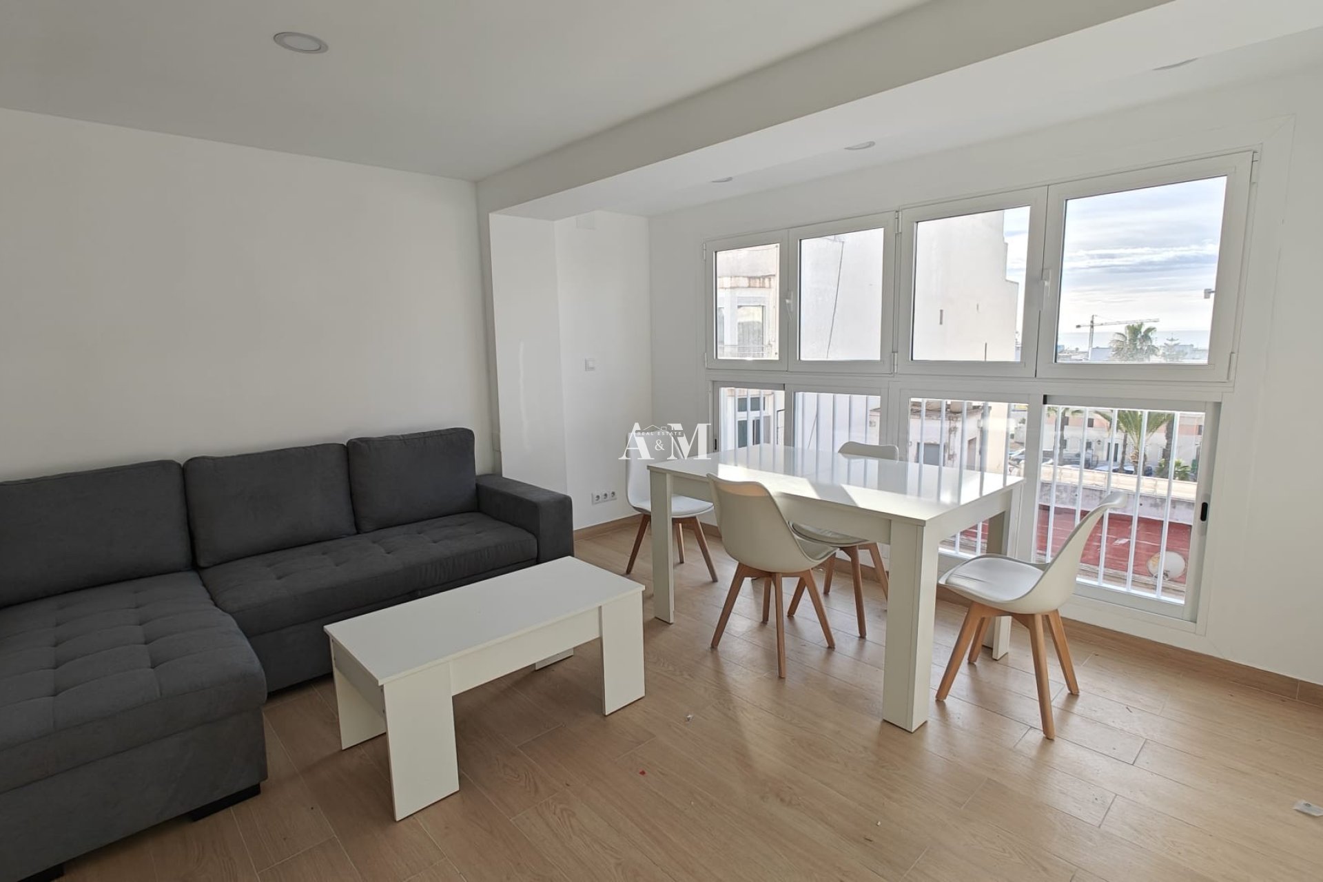 Alquiler a largo plazo - Apartamento / piso - Torrevieja - Centro