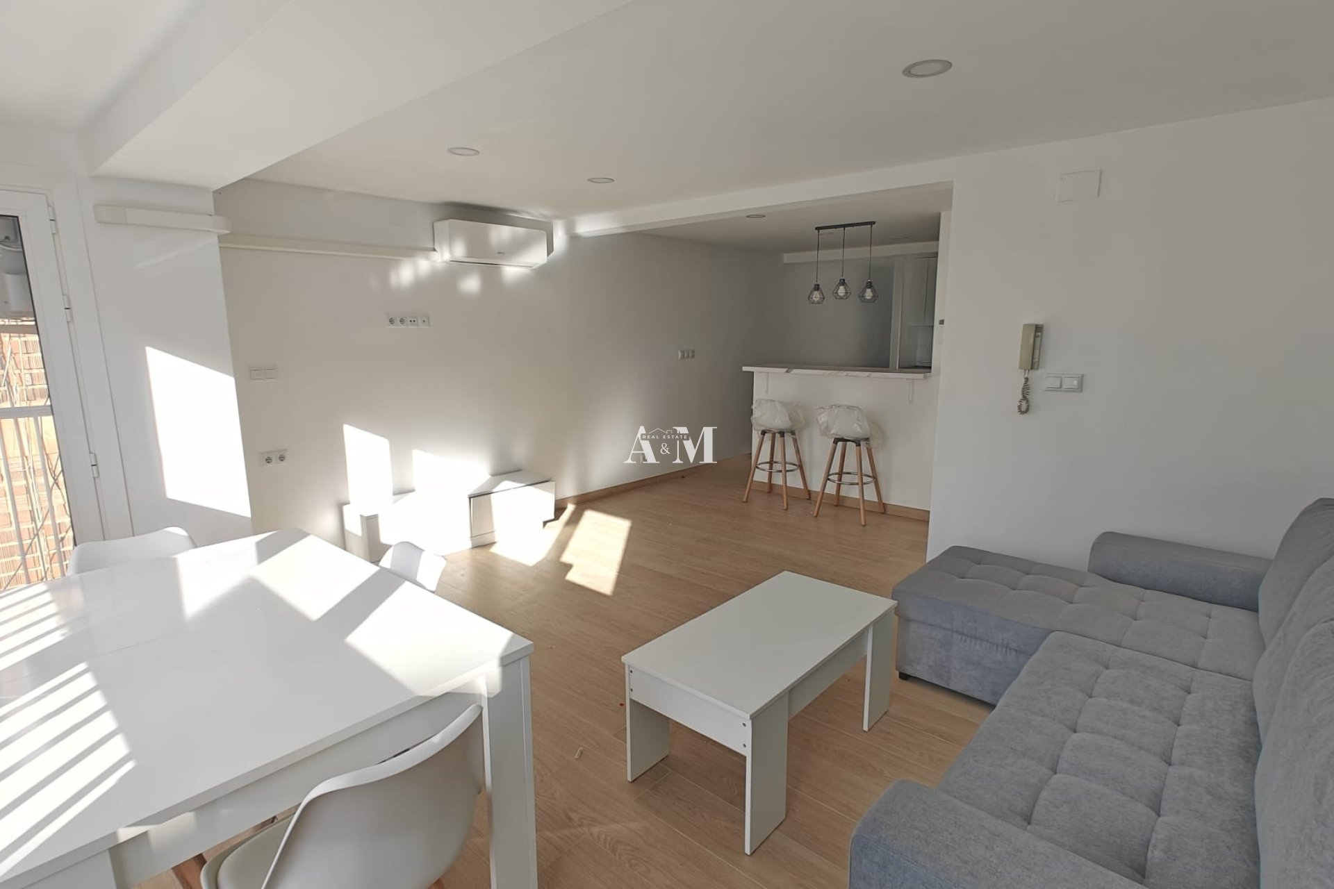 Alquiler a largo plazo - Apartamento / piso - Torrevieja - Centro