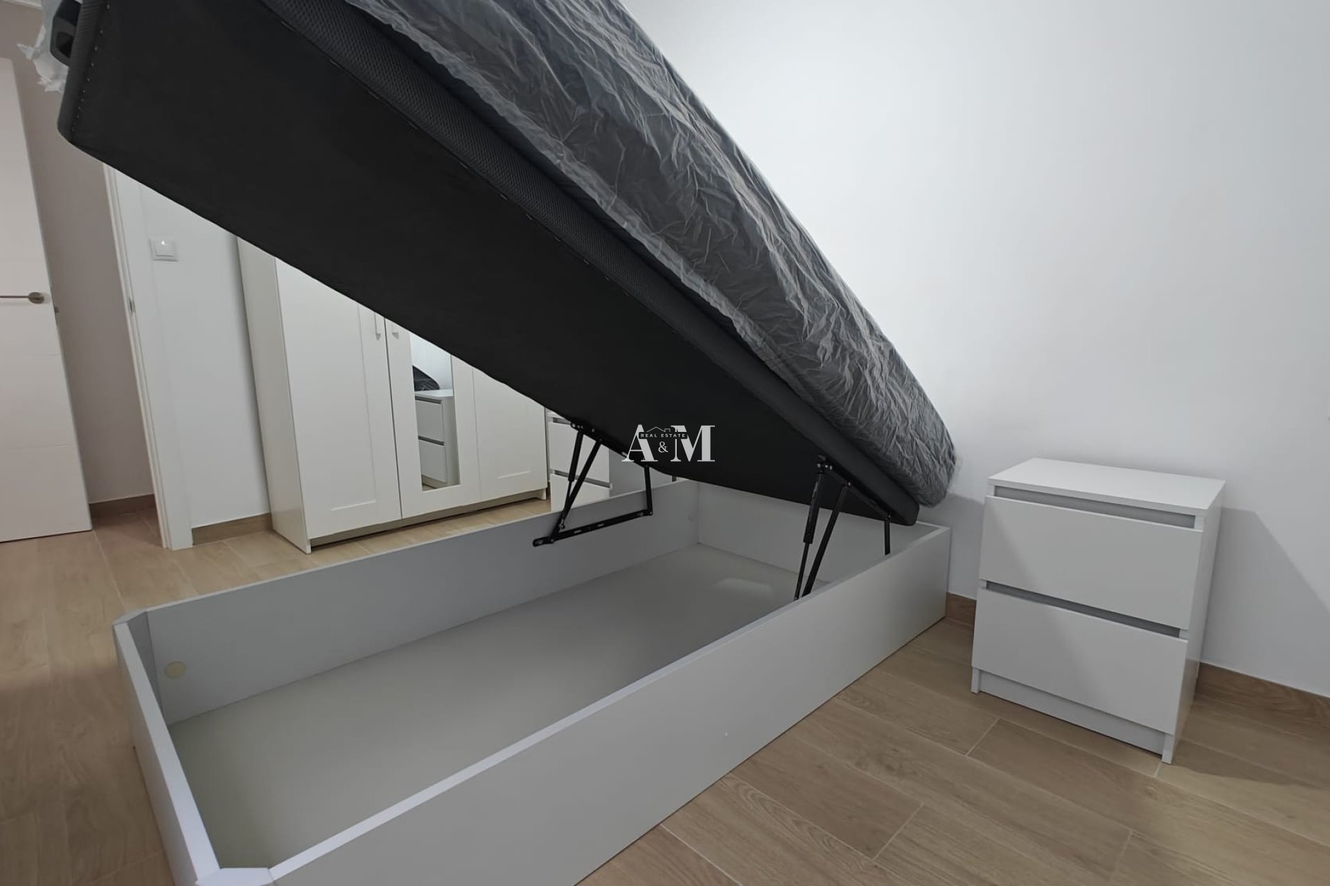 Alquiler a largo plazo - Apartamento / piso - Torrevieja - Centro