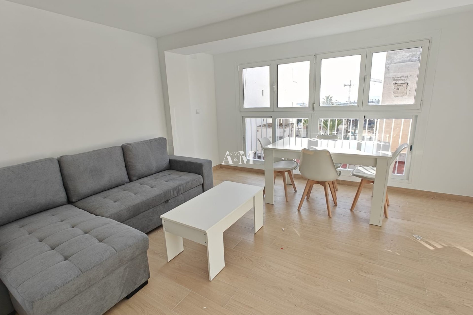 Alquiler a largo plazo - Apartamento / piso - Torrevieja - Centro