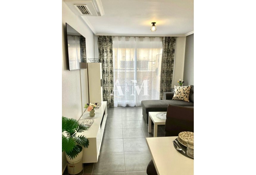 Alquiler a largo plazo - Apartamento / piso - Torrevieja - Centro