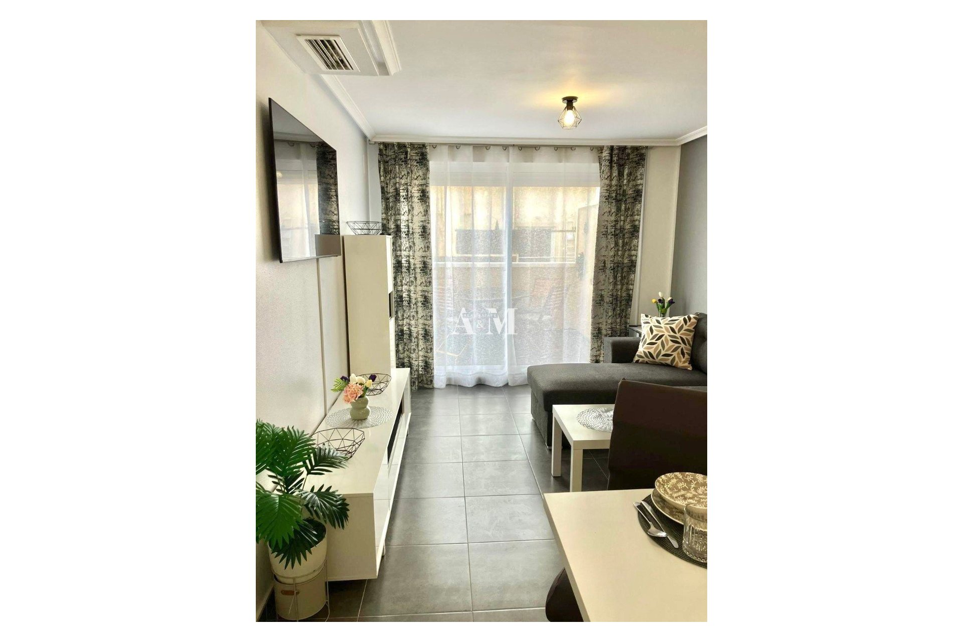 Alquiler a largo plazo - Apartamento / piso - Torrevieja - Centro