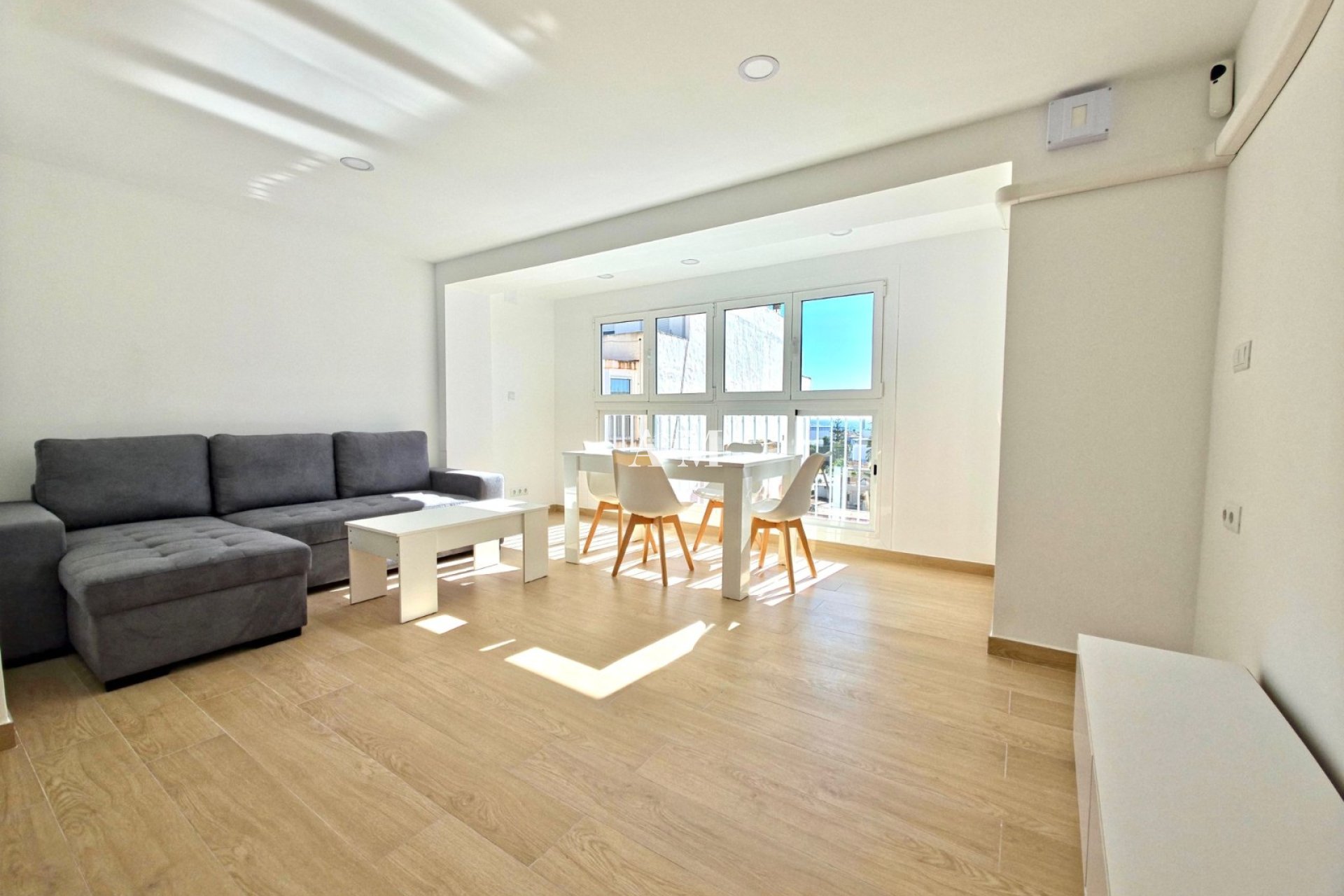 Alquiler a largo plazo - Apartamento / piso - Torrevieja - Centro