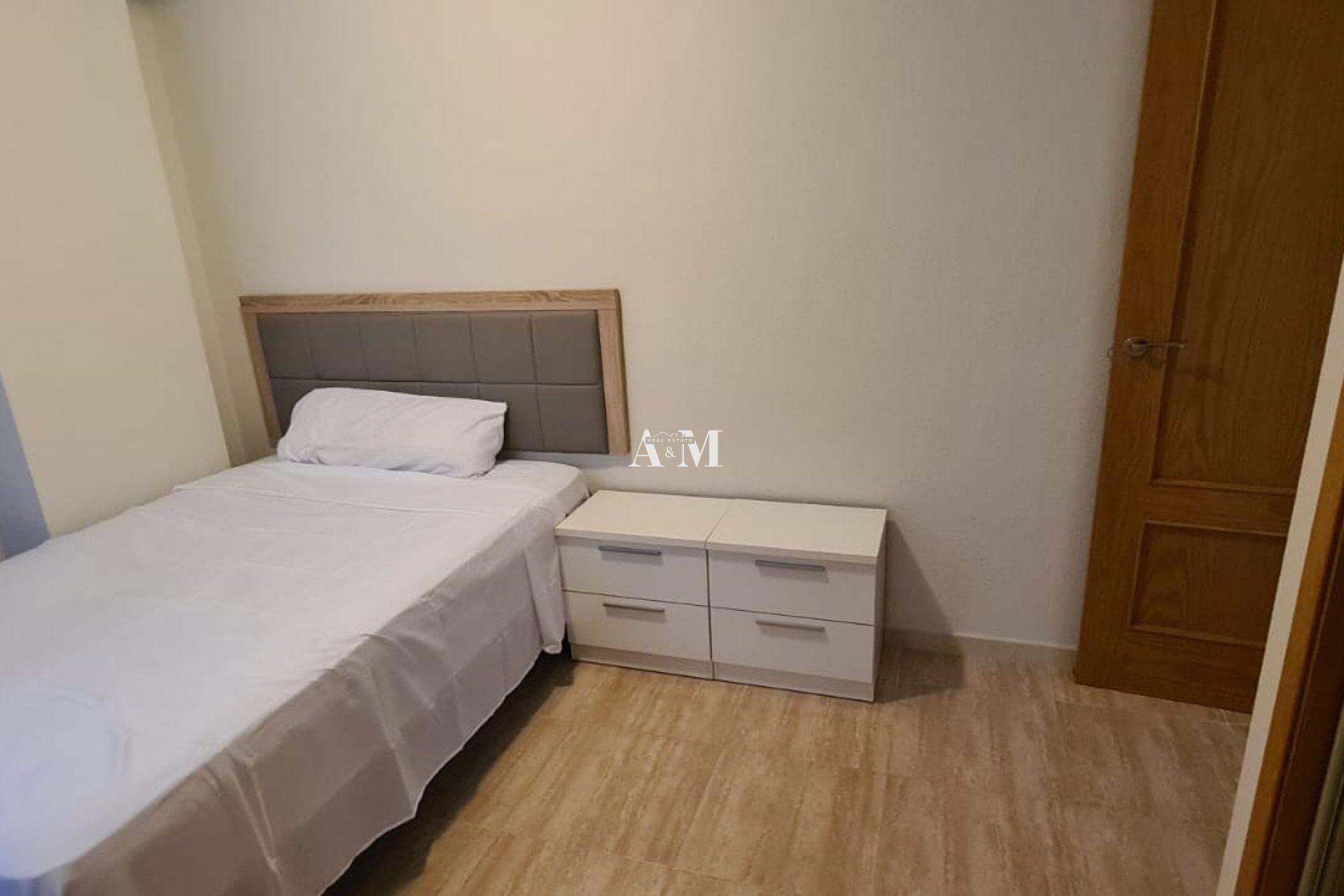 Alquiler a largo plazo - Apartamento / piso - Torrevieja - Centro