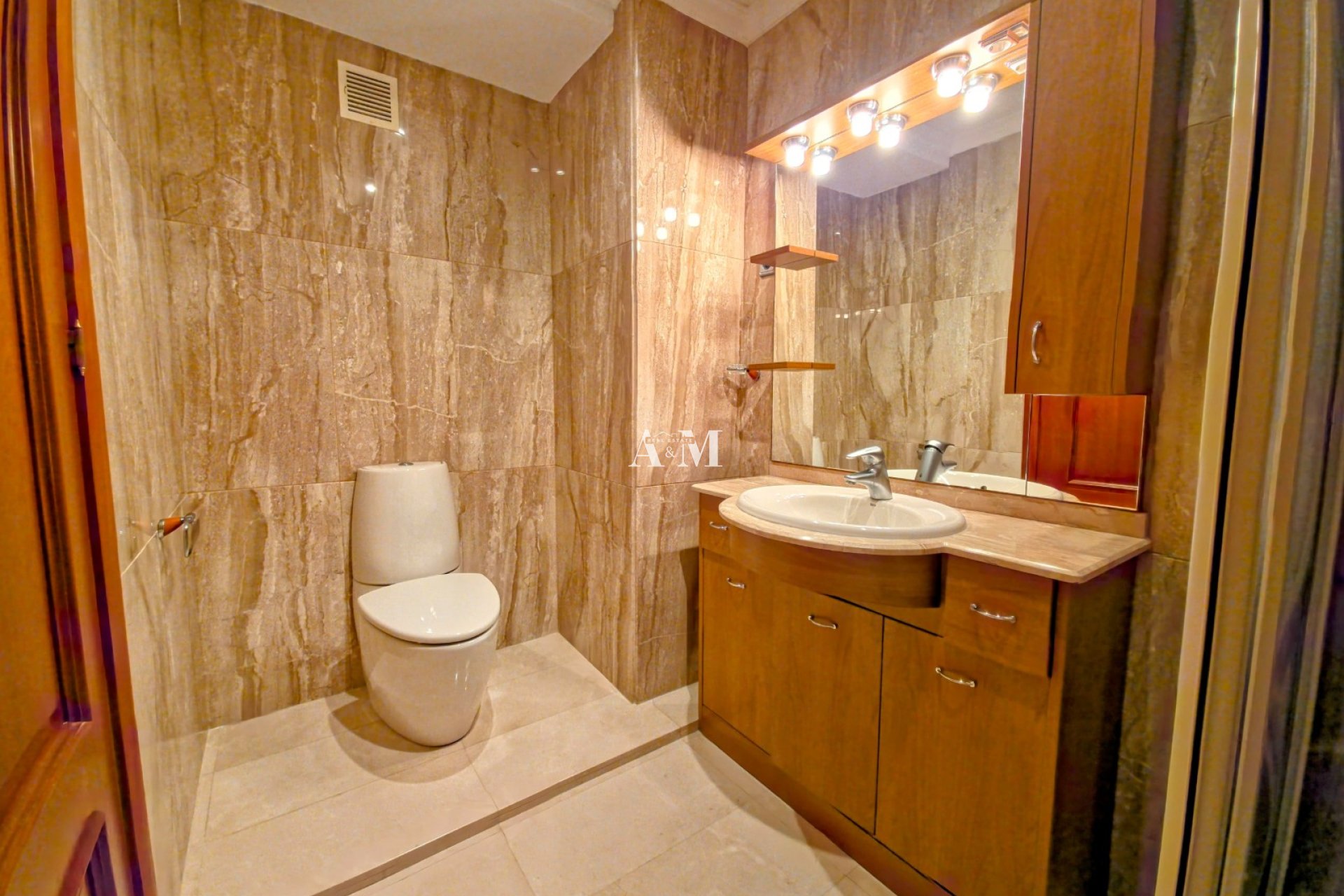 Alquiler a largo plazo - Apartamento / piso - Torrevieja - Centro