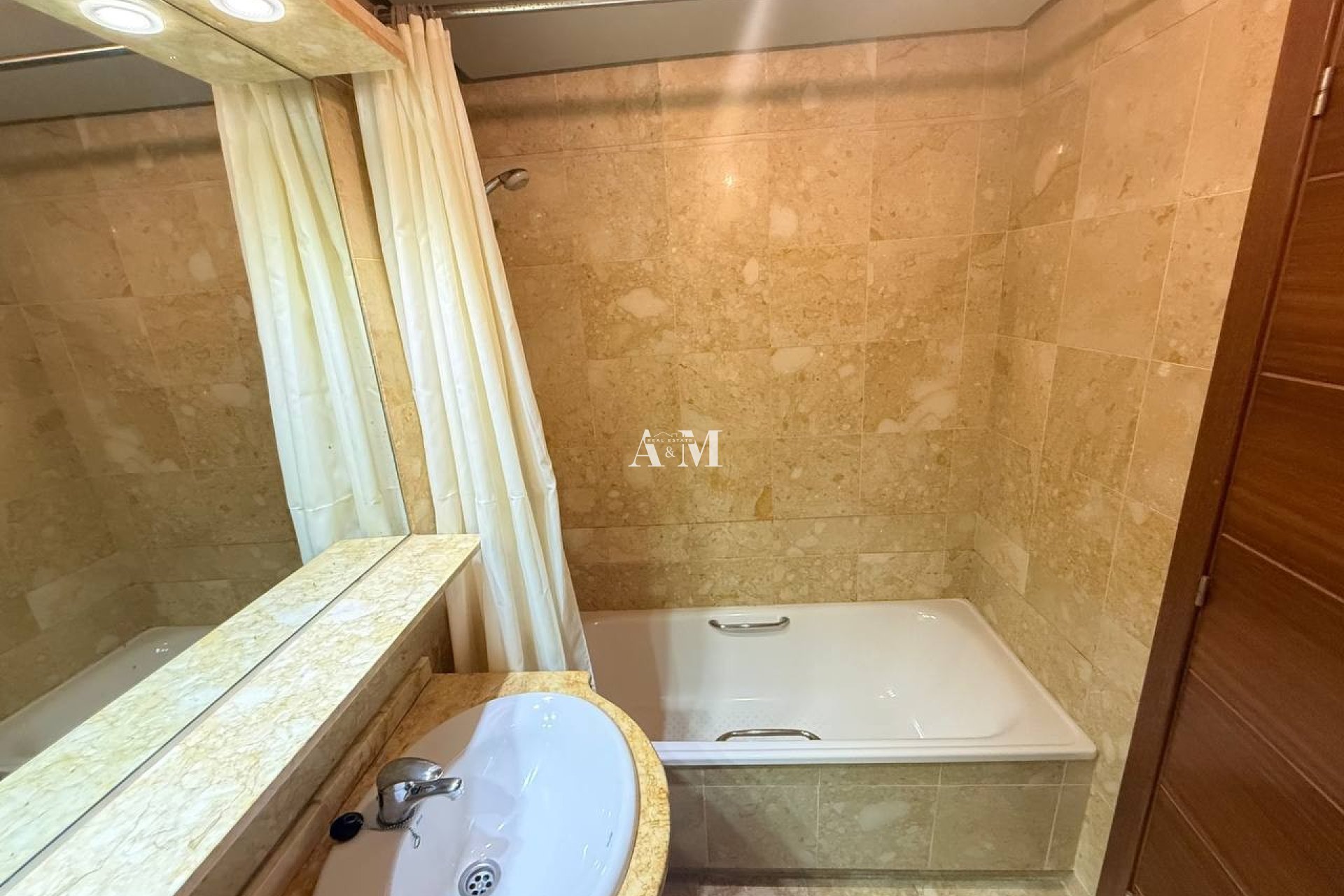 Alquiler a largo plazo - Apartamento / piso - Torrevieja - Centro