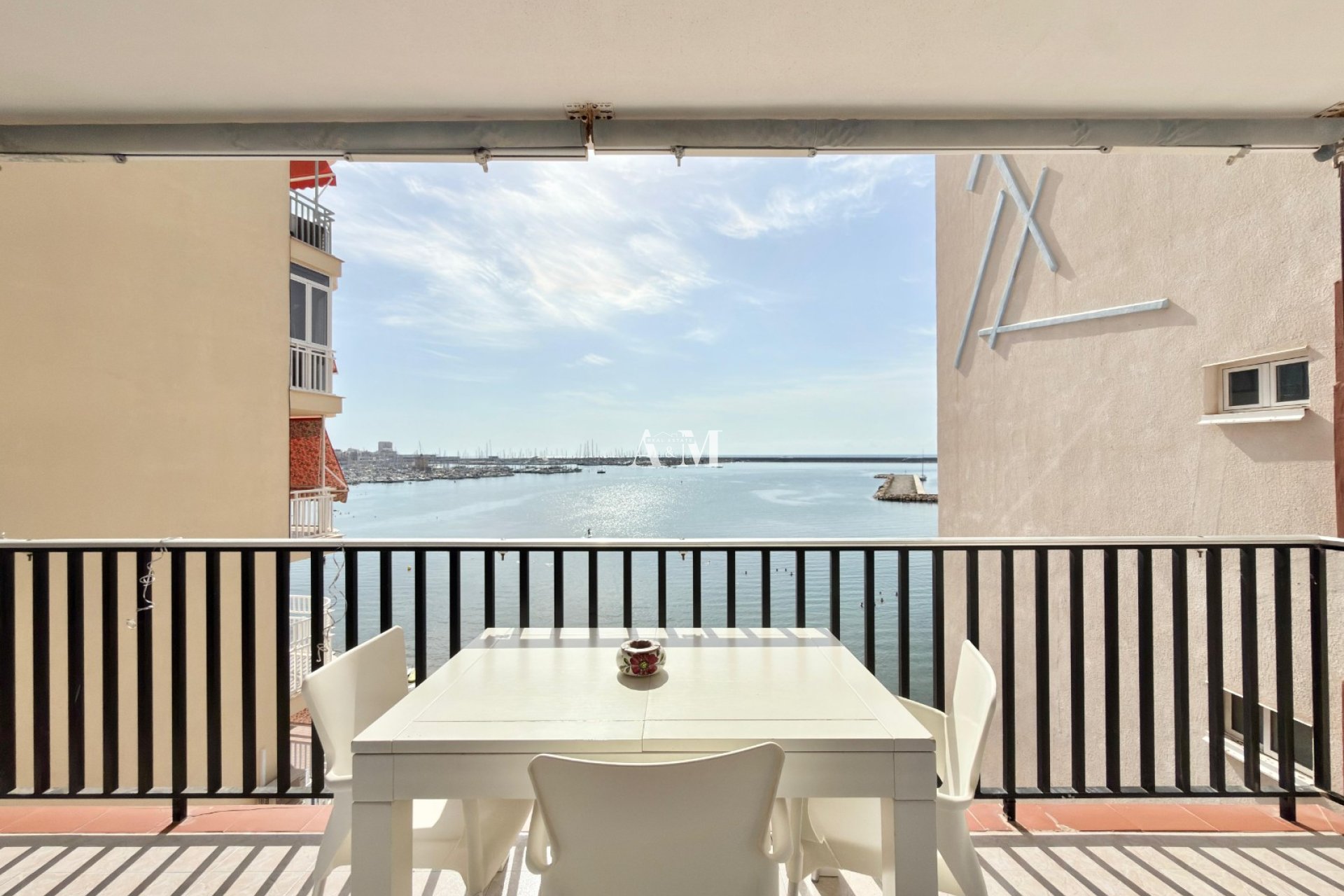 Alquiler a largo plazo - Apartamento / piso - Torrevieja - El Acequión - Los Náufragos