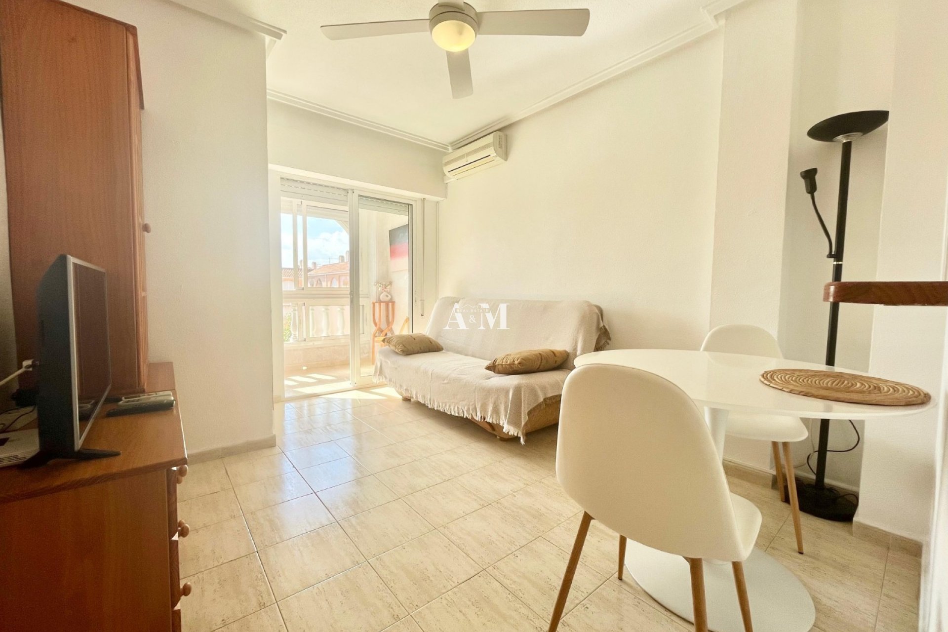 Alquiler a largo plazo - Apartamento / piso - Torrevieja - El Acequión - Los Náufragos