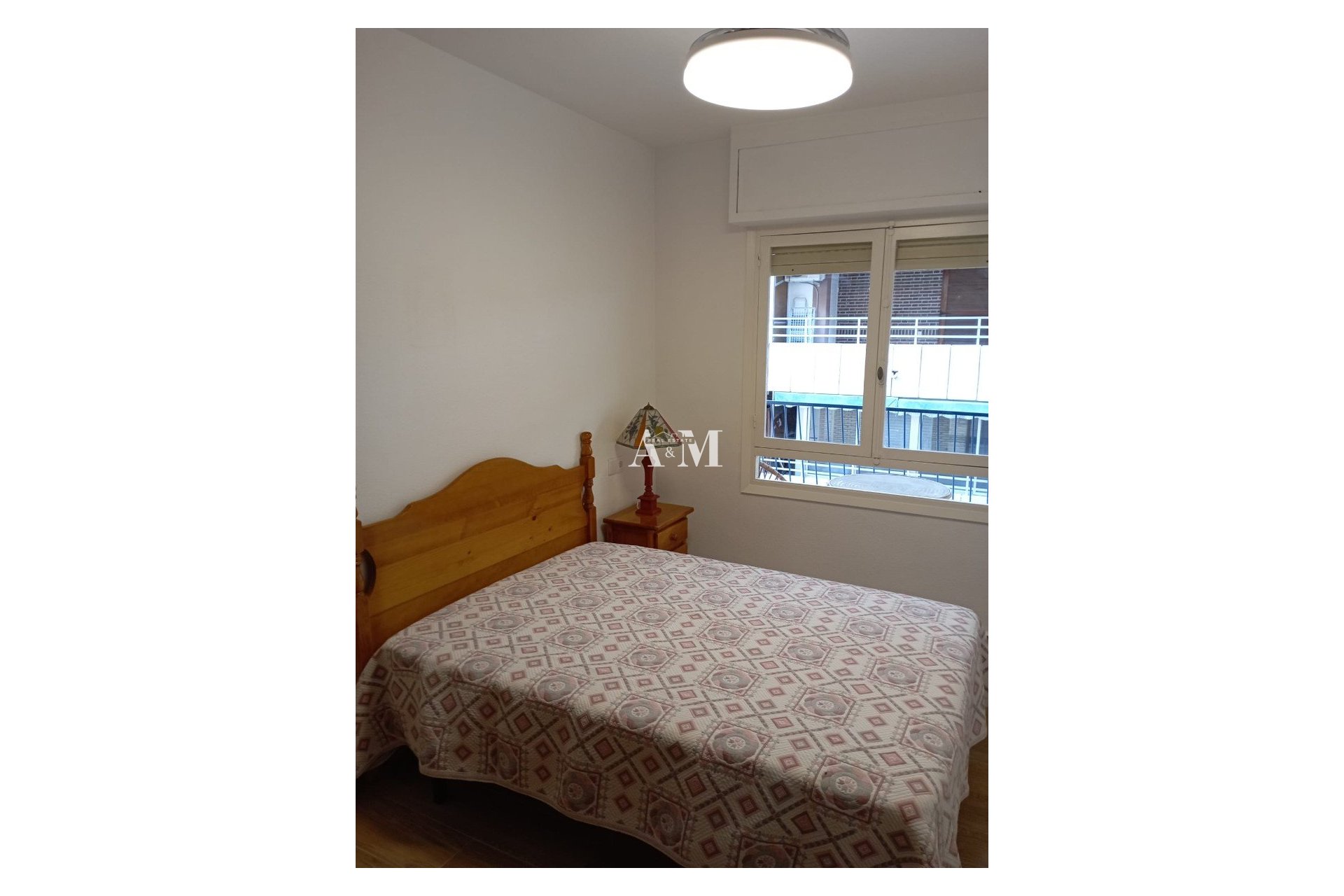 Alquiler a largo plazo - Apartamento / piso - Torrevieja - El Acequión - Los Náufragos