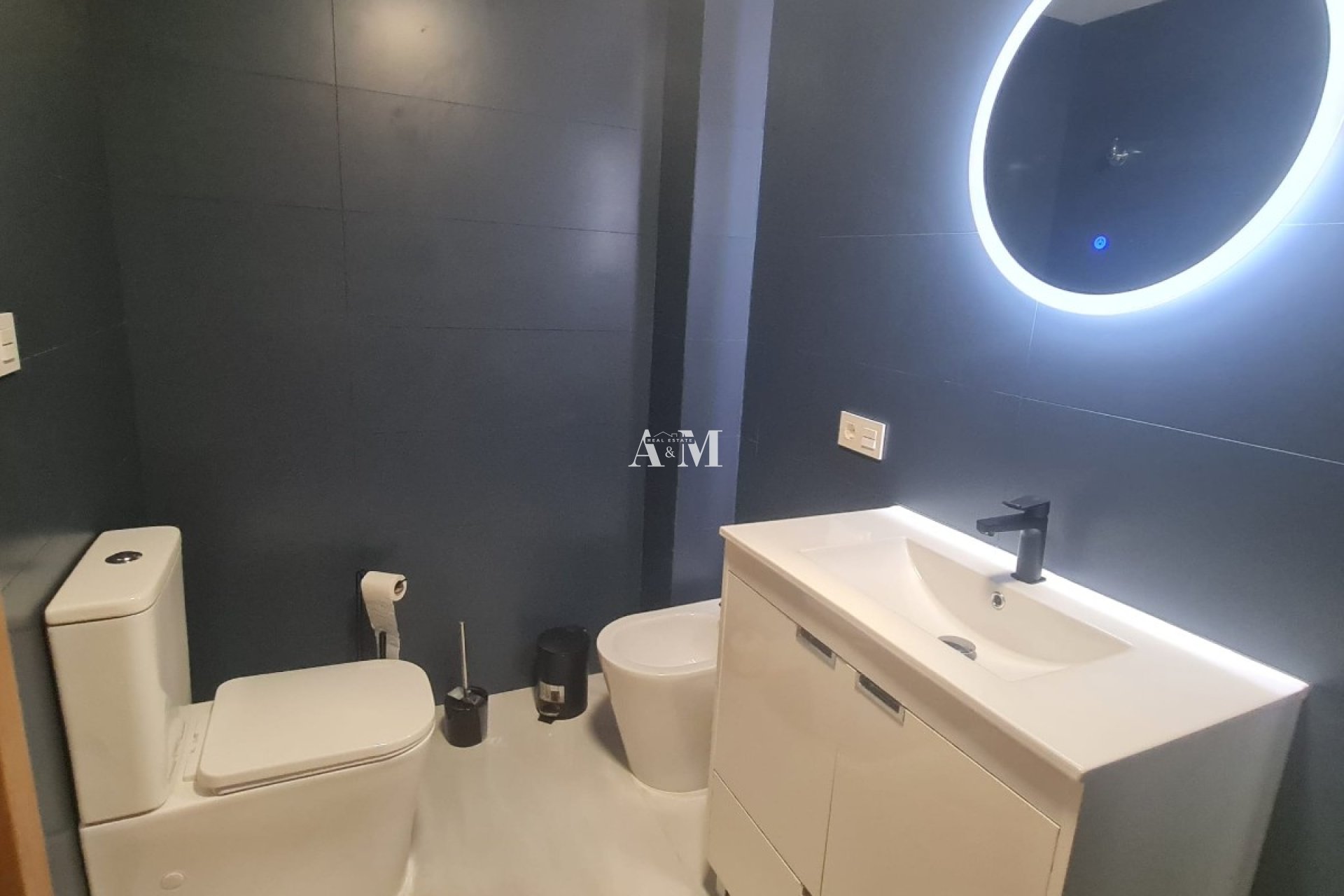 Alquiler a largo plazo - Apartamento / piso - Torrevieja - El Acequión - Los Náufragos