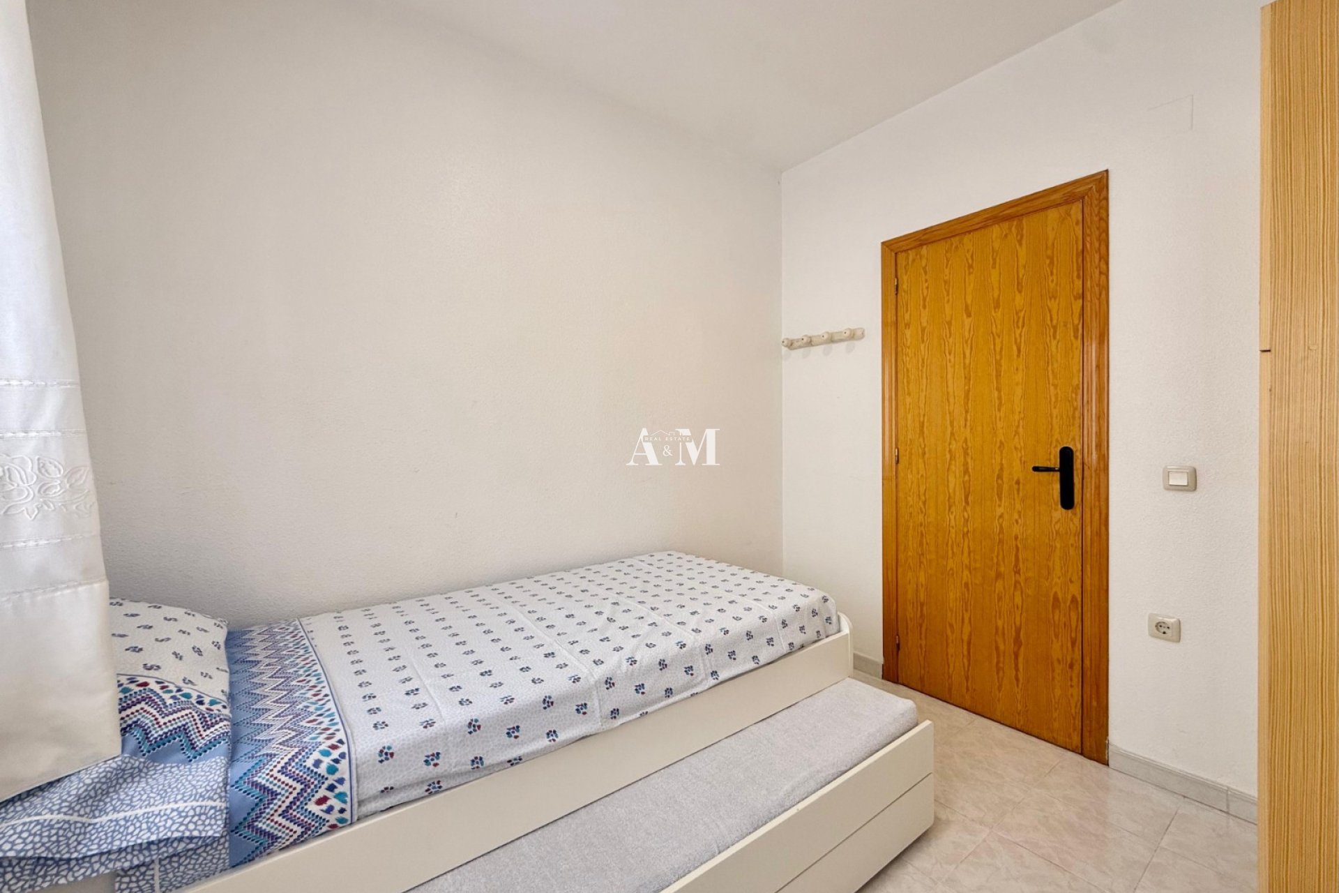 Alquiler a largo plazo - Apartamento / piso - Torrevieja - El Acequión - Los Náufragos