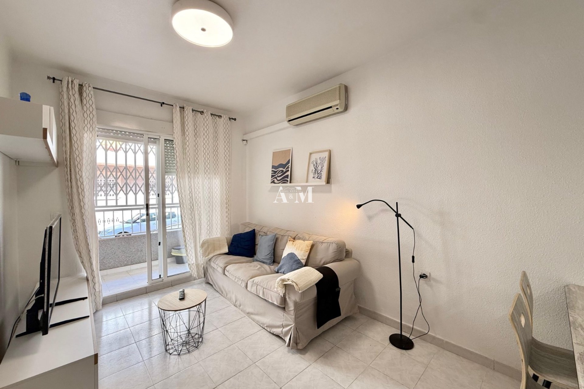 Alquiler a largo plazo - Apartamento / piso - Torrevieja - El Acequión - Los Náufragos