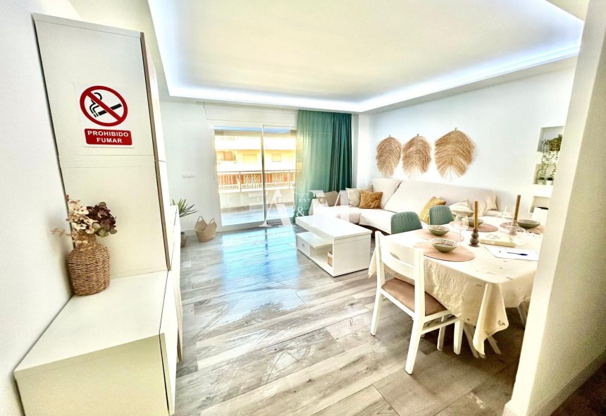 Alquiler a largo plazo - Apartamento / piso - Torrevieja - El Acequión - Los Náufragos