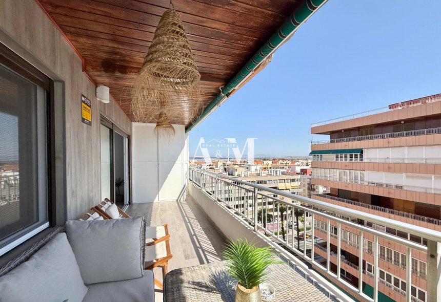 Alquiler a largo plazo - Apartamento / piso - Torrevieja - El Acequión - Los Náufragos