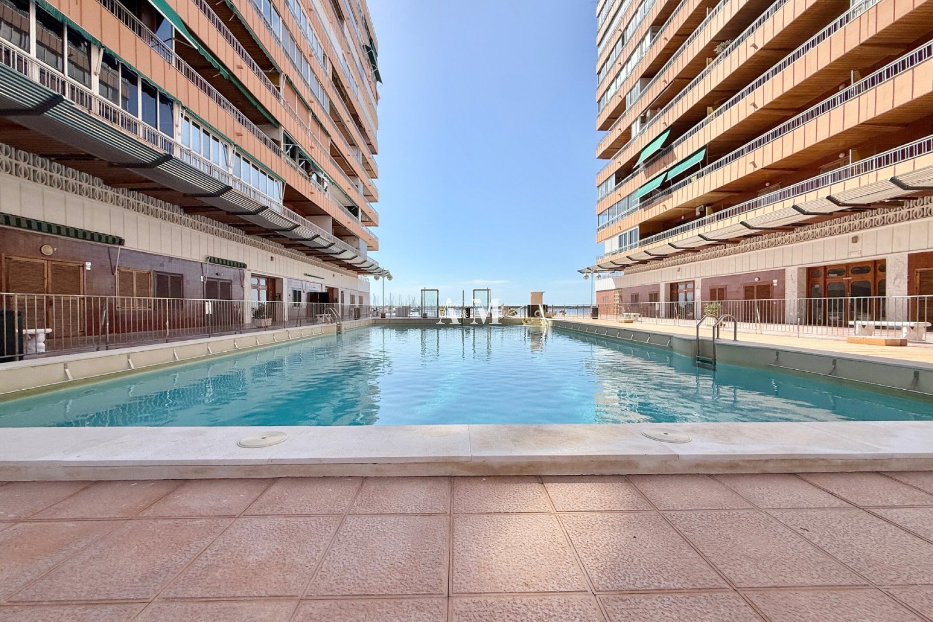 Alquiler a largo plazo - Apartamento / piso - Torrevieja - El Acequión - Los Náufragos